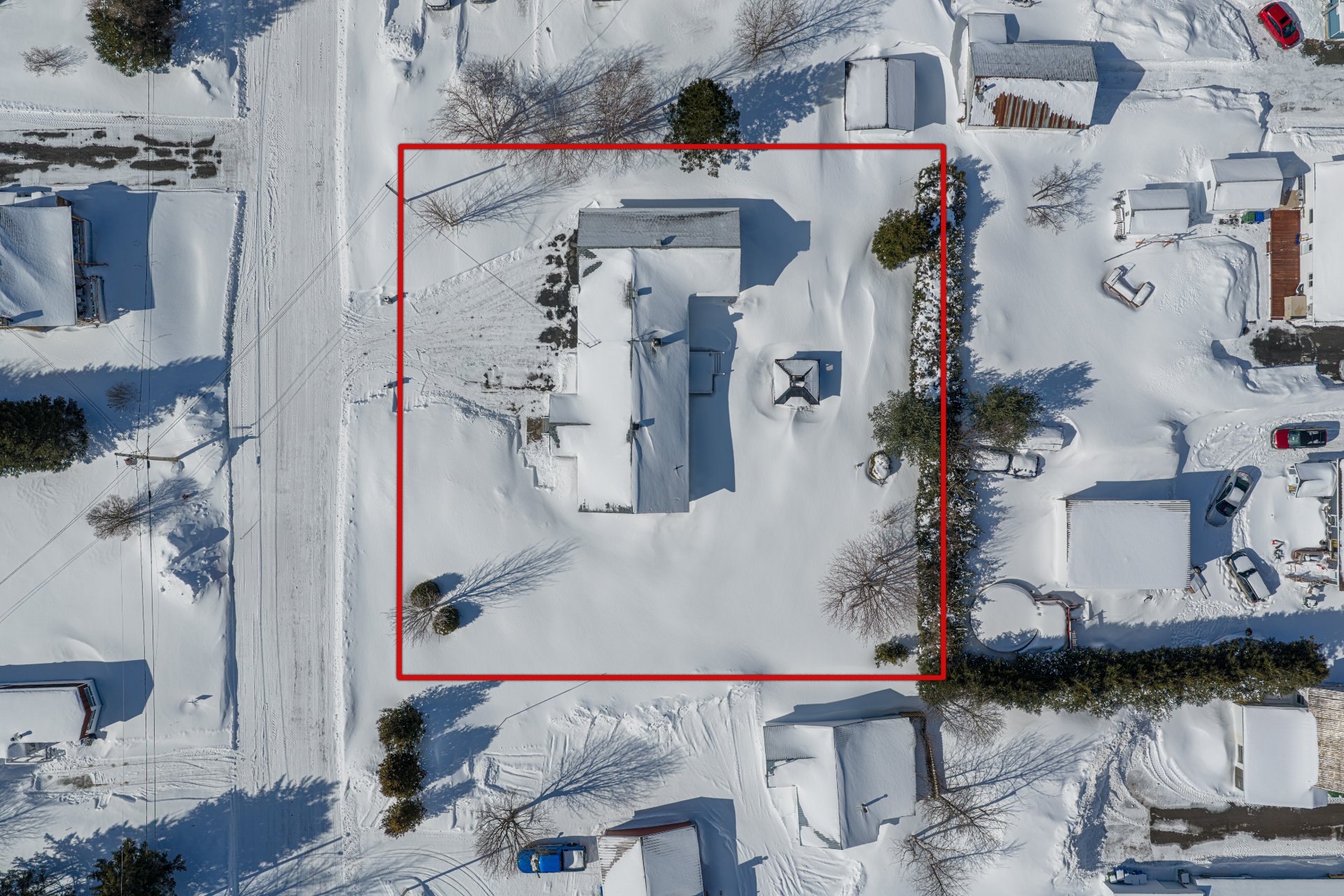 Vaste terrain de 19 719 pieds carrés