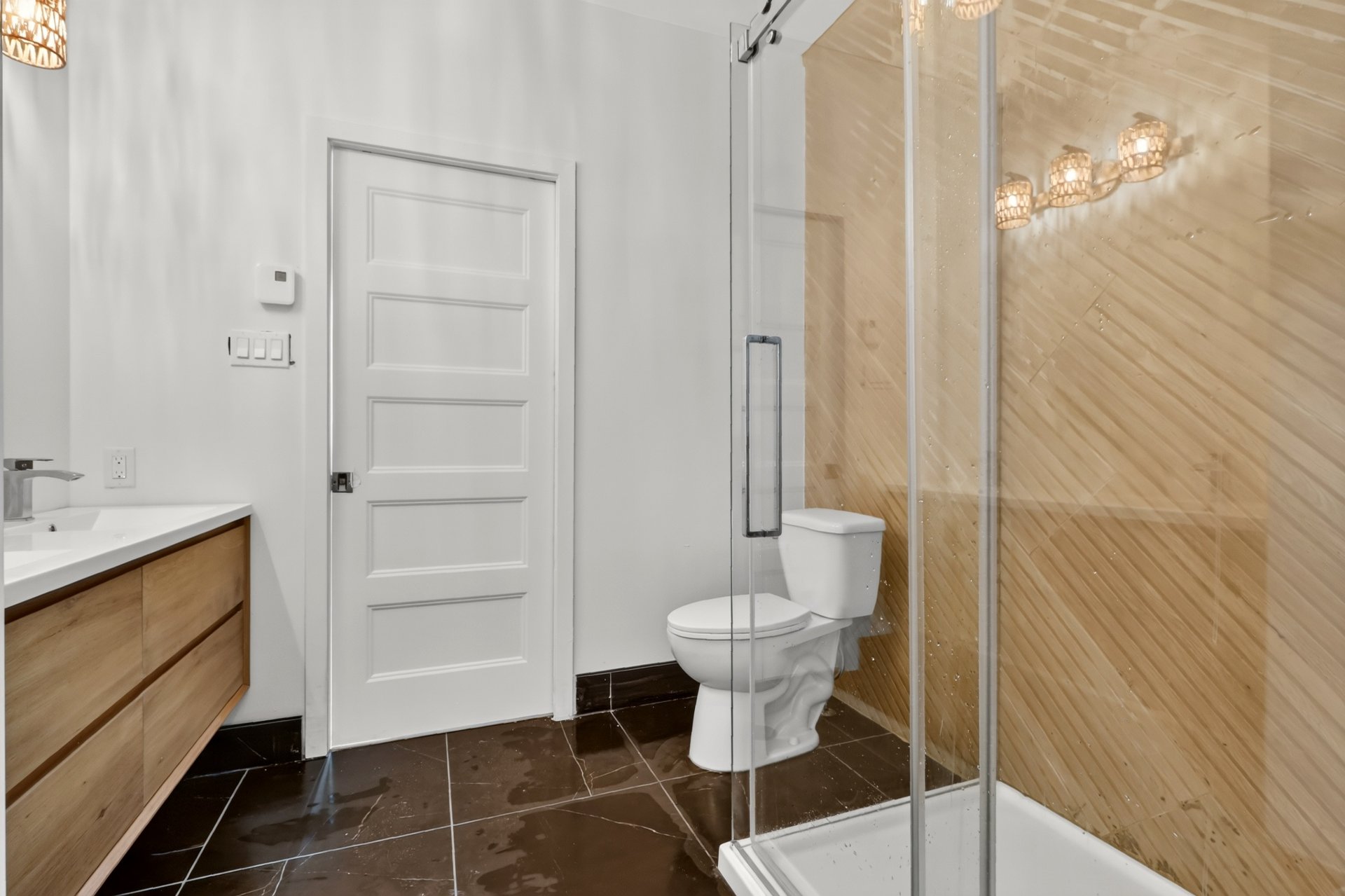 Salle de bains attenante à la CCP