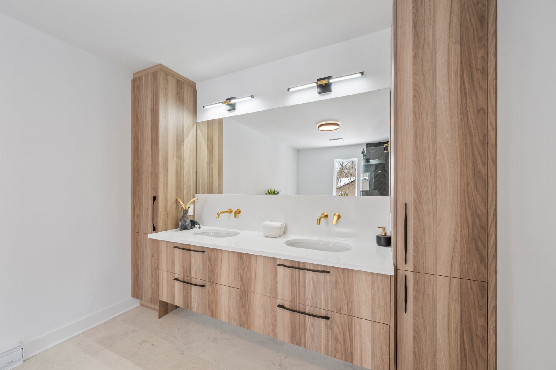 Salle de bains attenante à la CCP