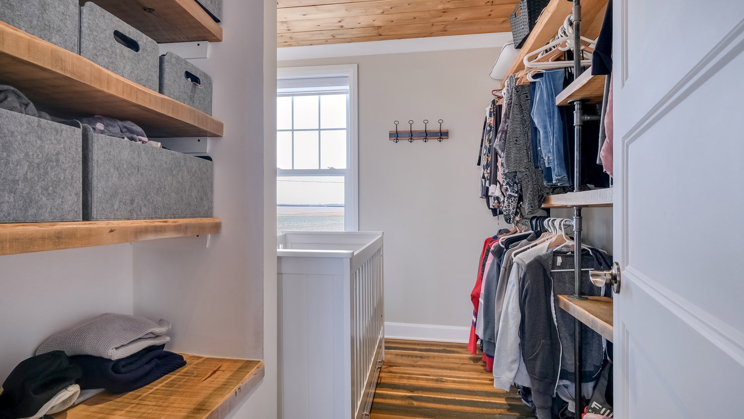 Walk-in closet
