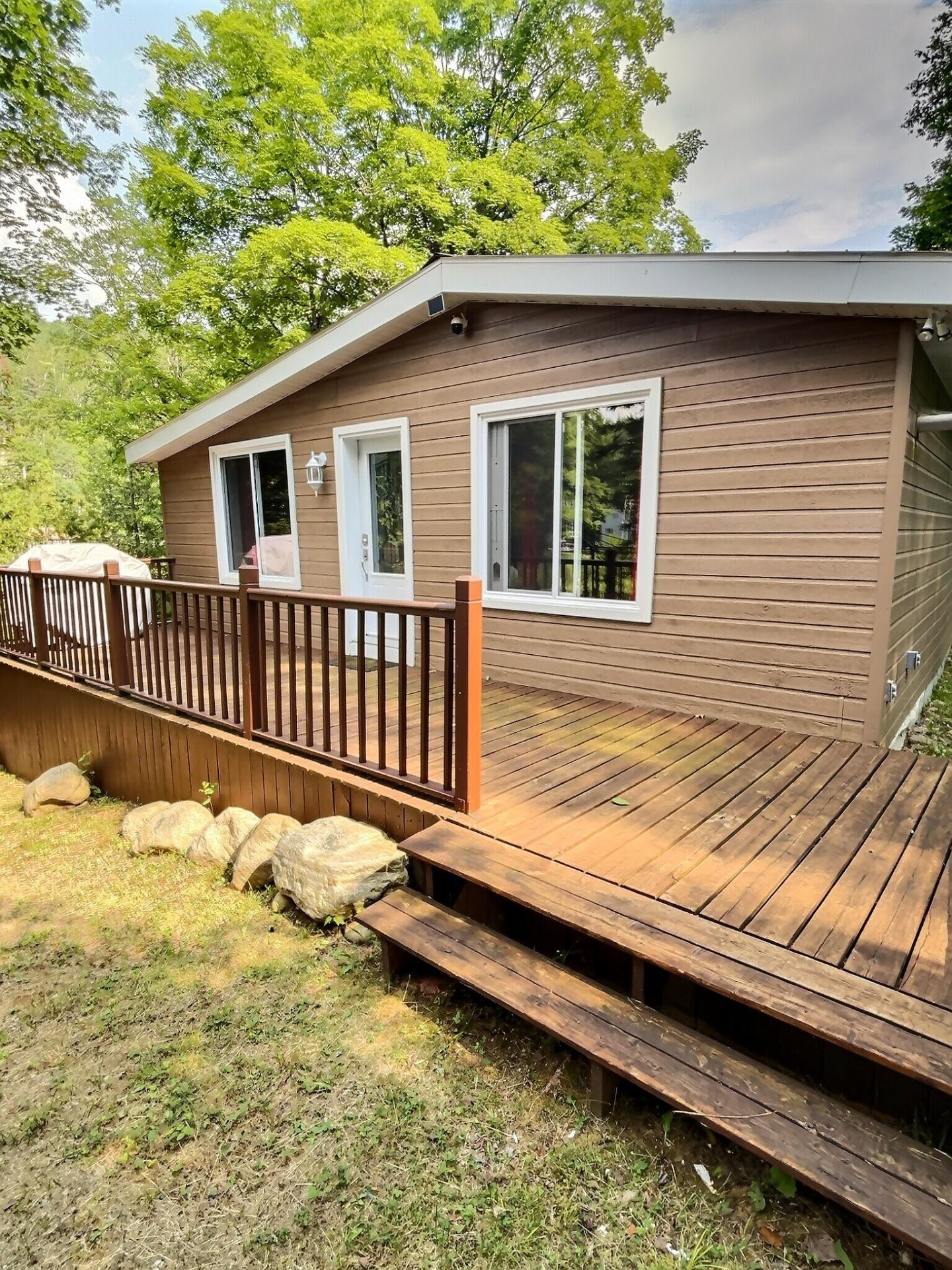 Vue de Façade avec Balcon