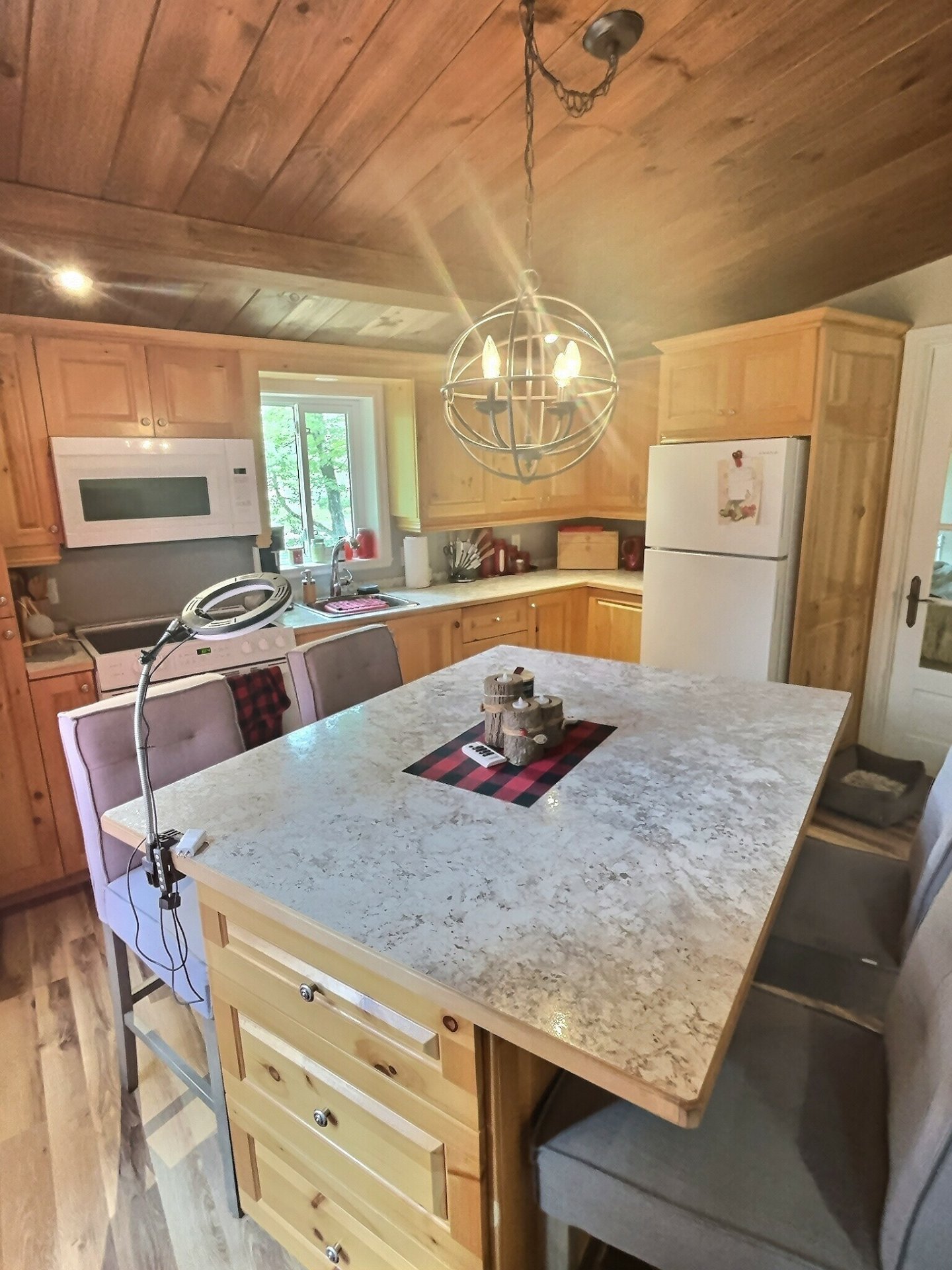 Coin salle à manger / Cuisine