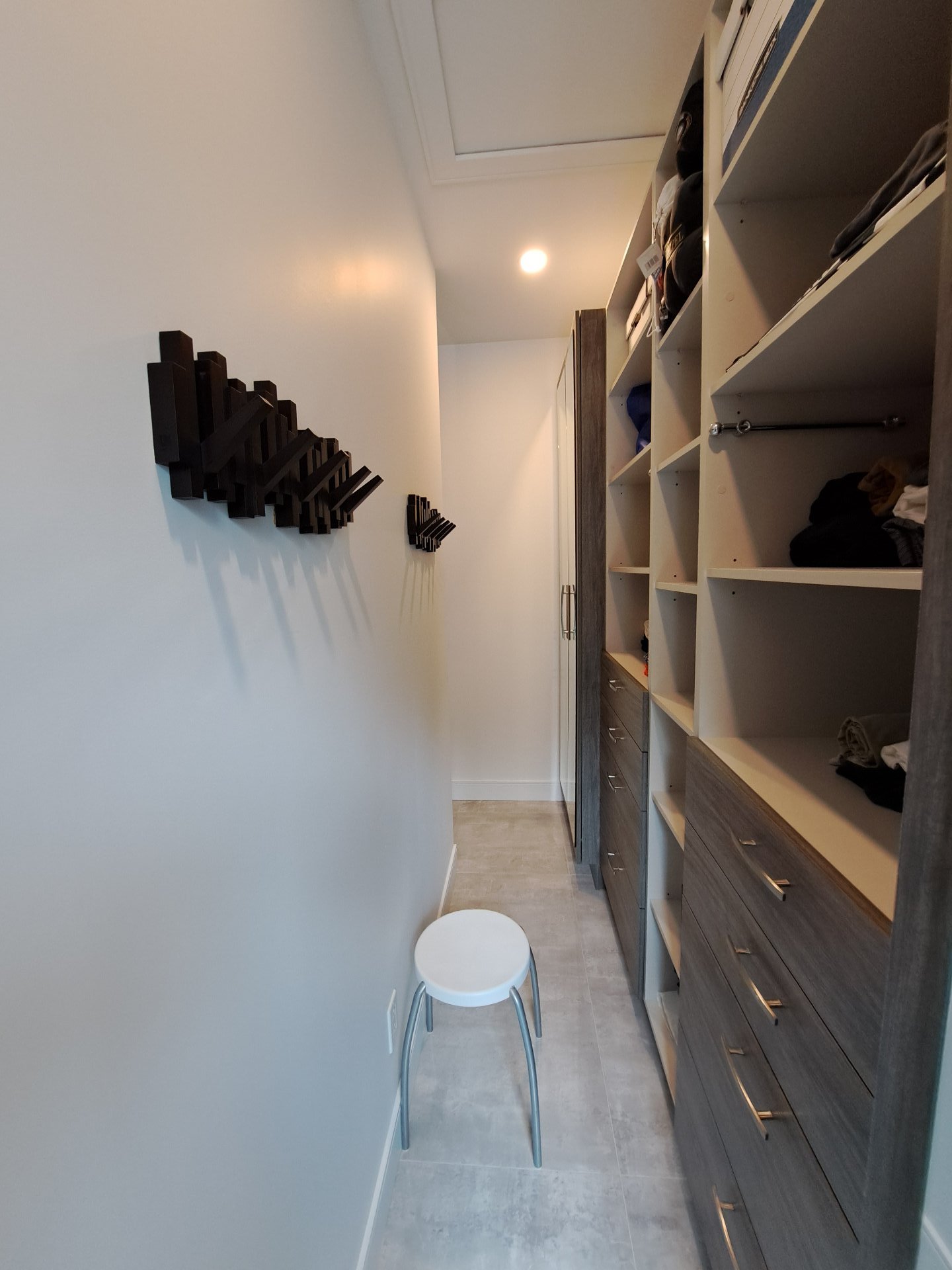 Walk-in closet