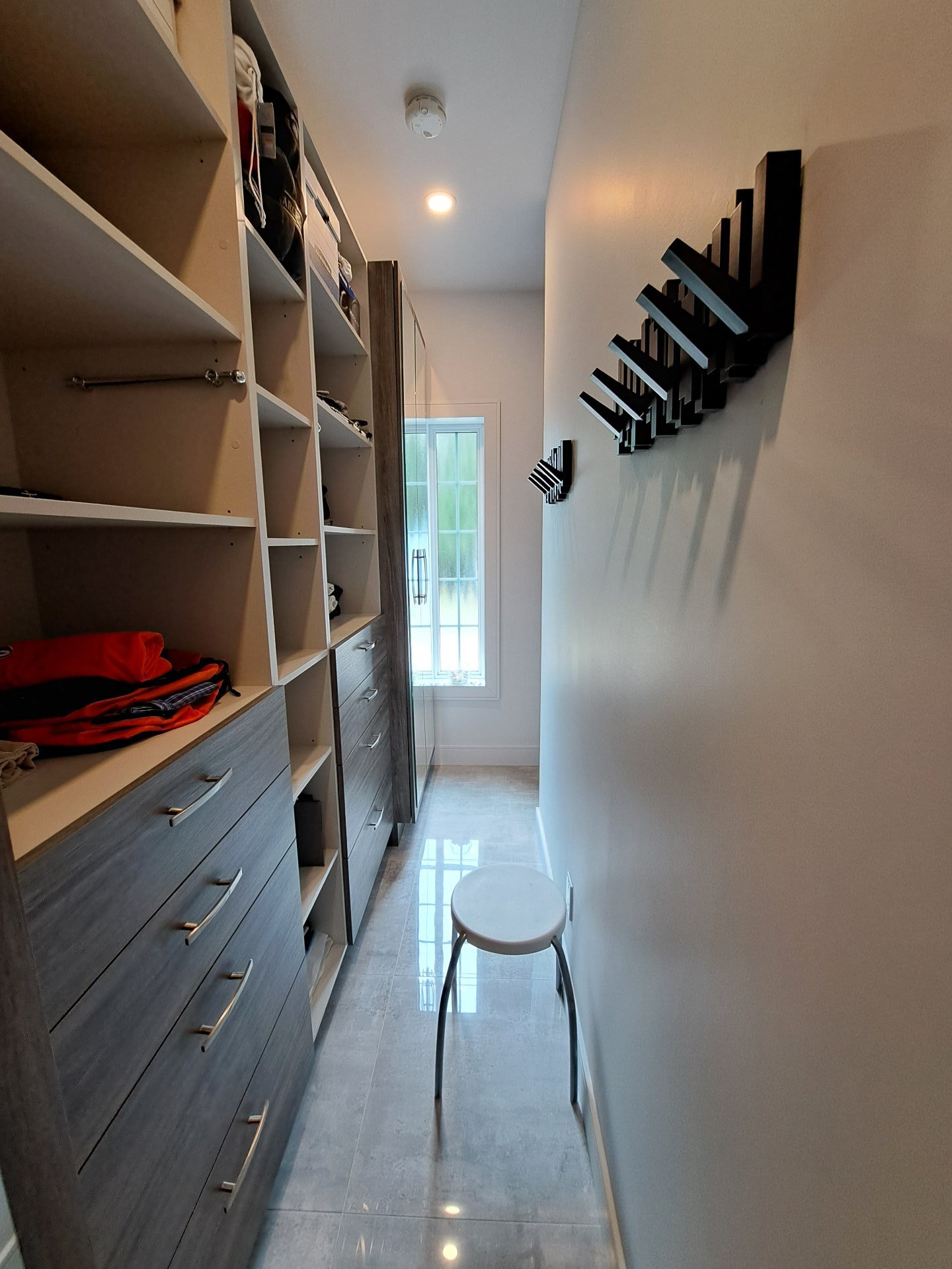 Walk-in closet