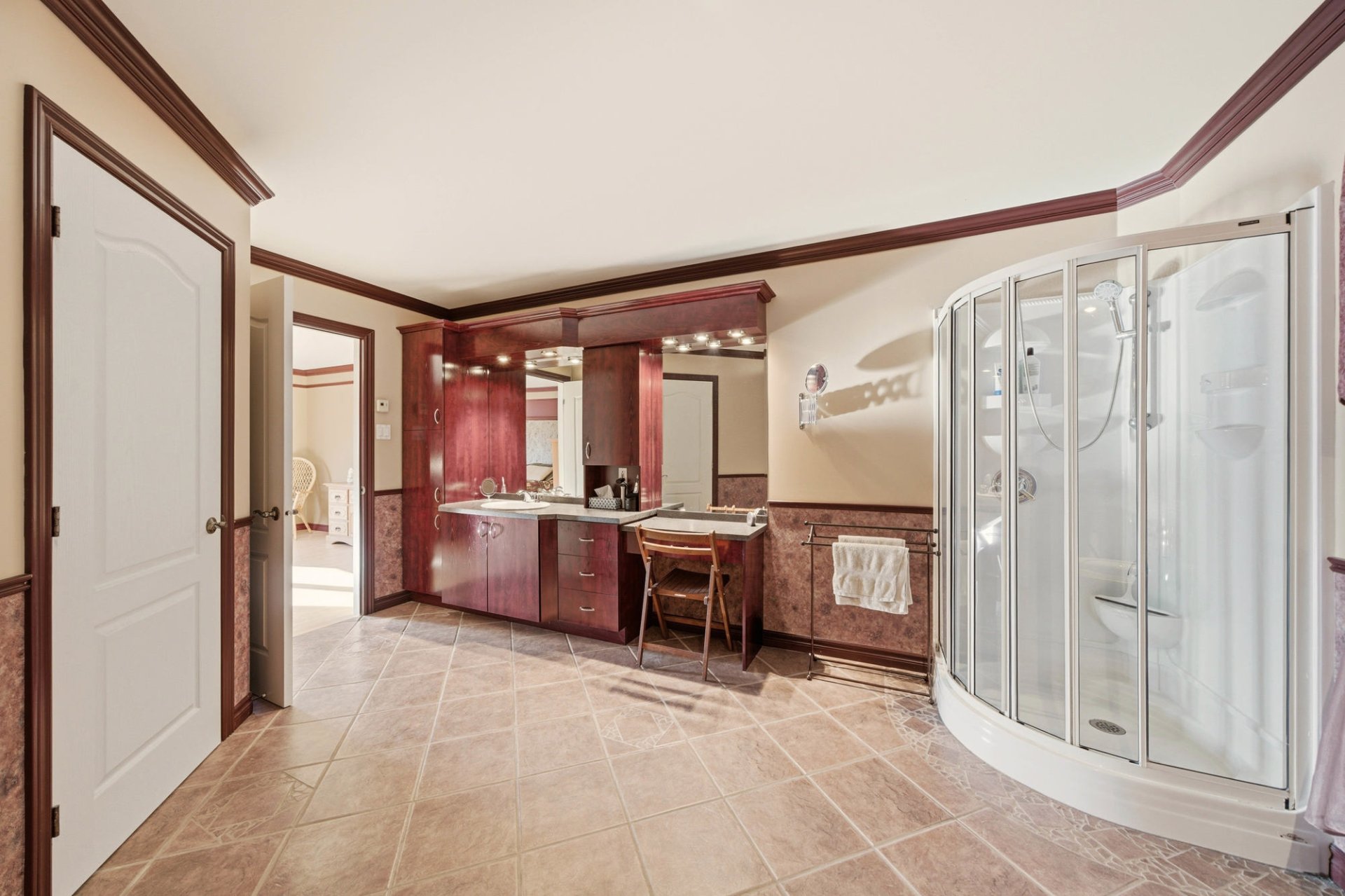 Salle de bains attenante à la CCP