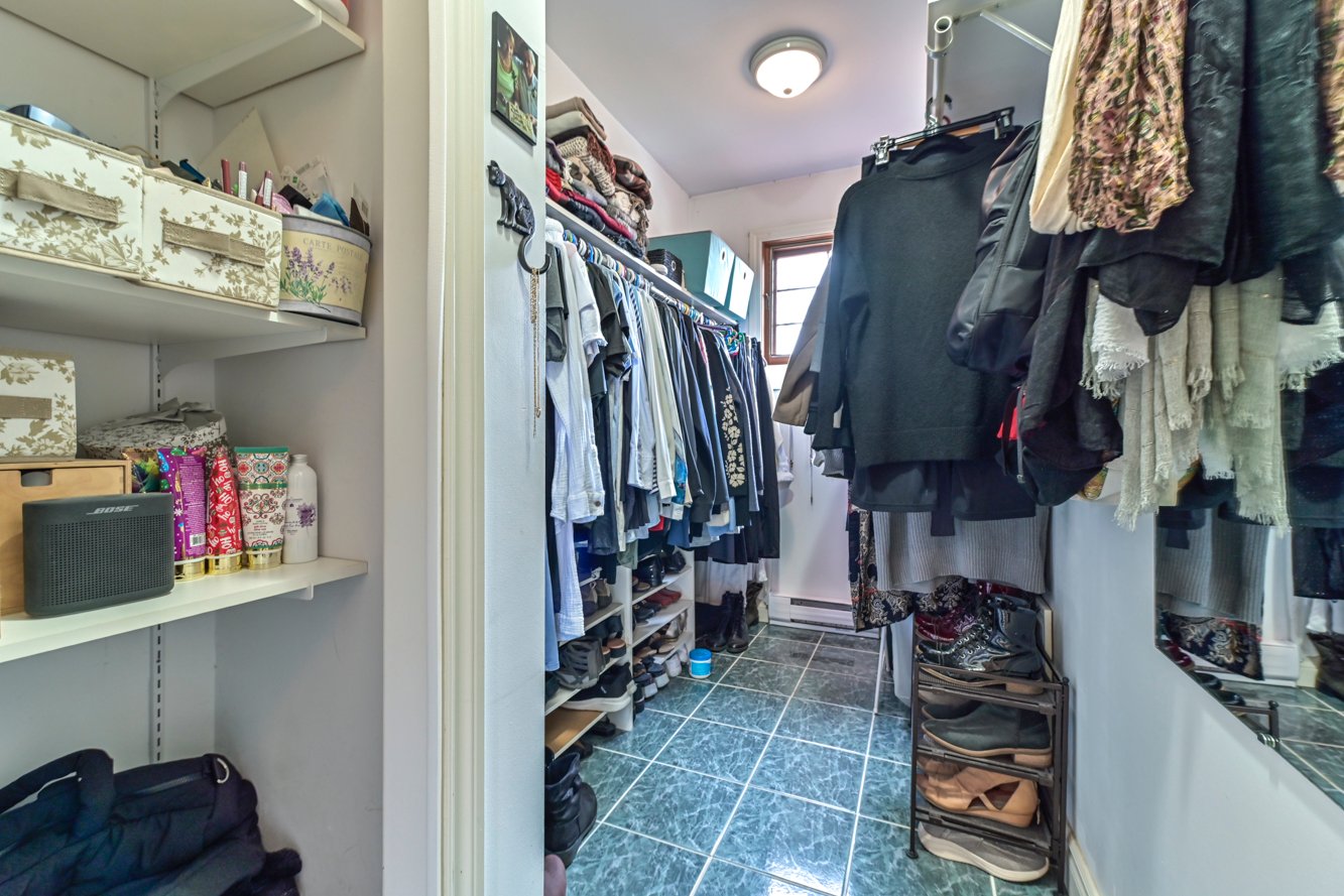Walk-in closet