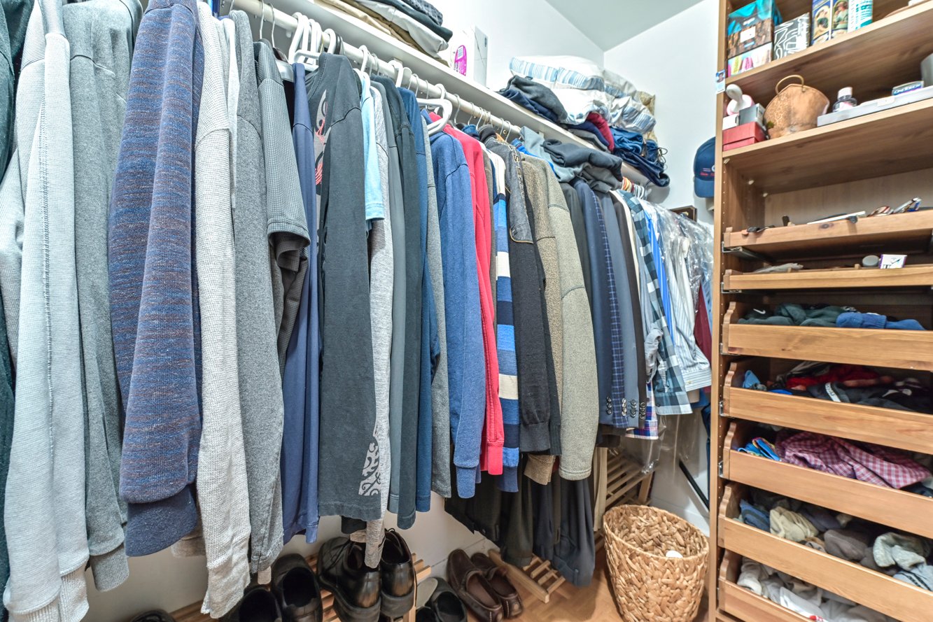 Walk-in closet