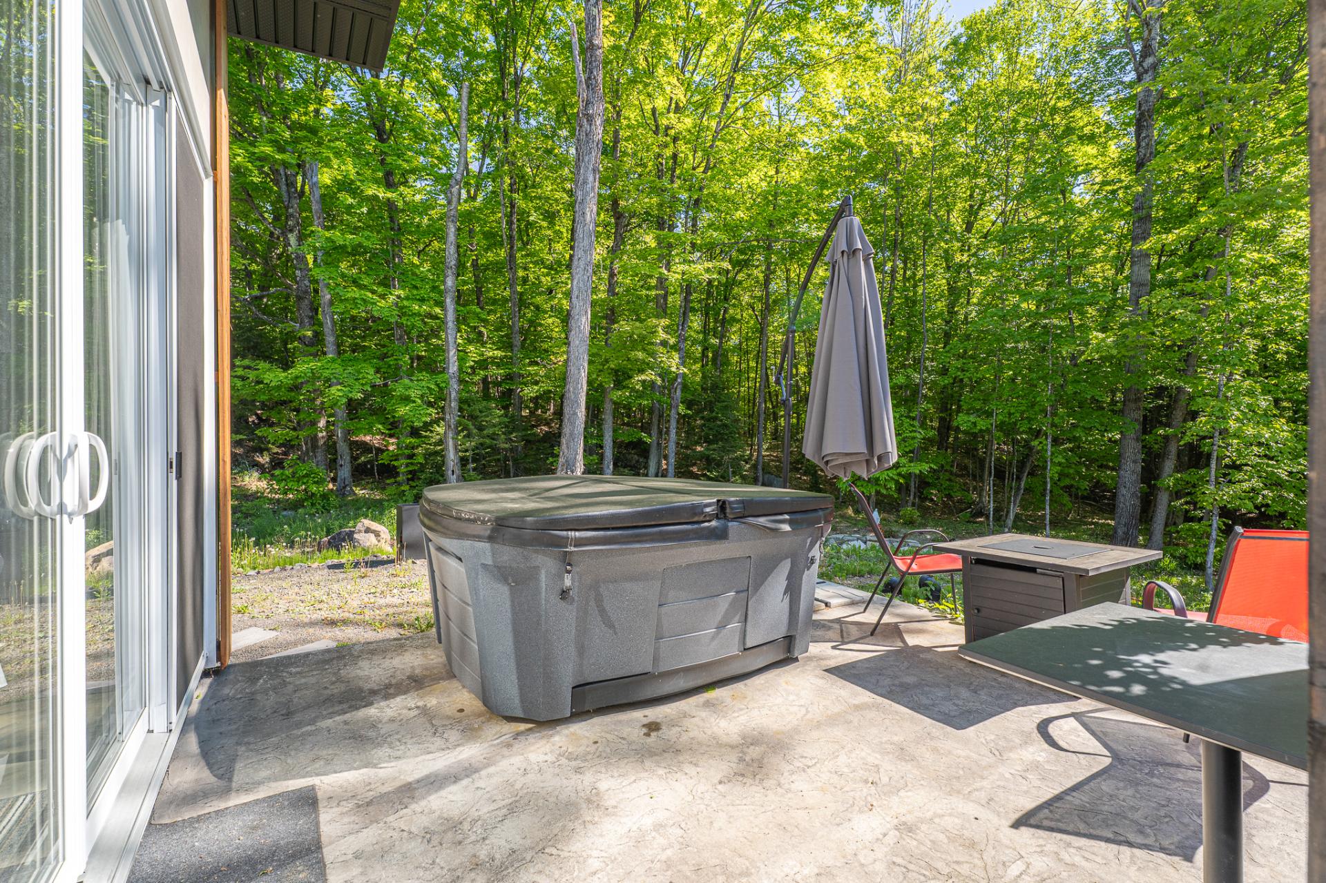 Hot tub