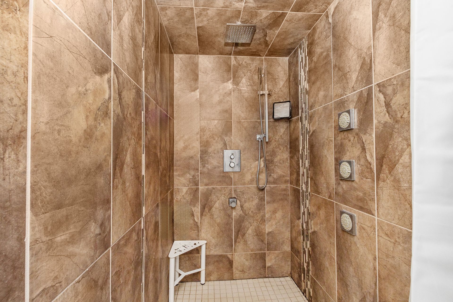 Salle de bains attenante à la CCP