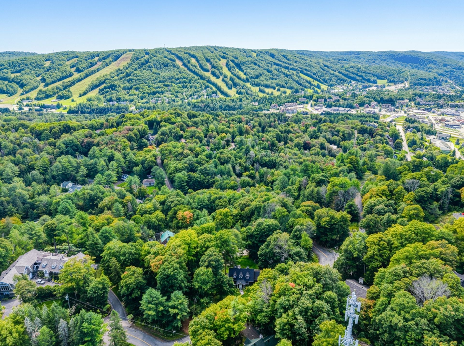 Vue sur le Mont de St-Sauveur