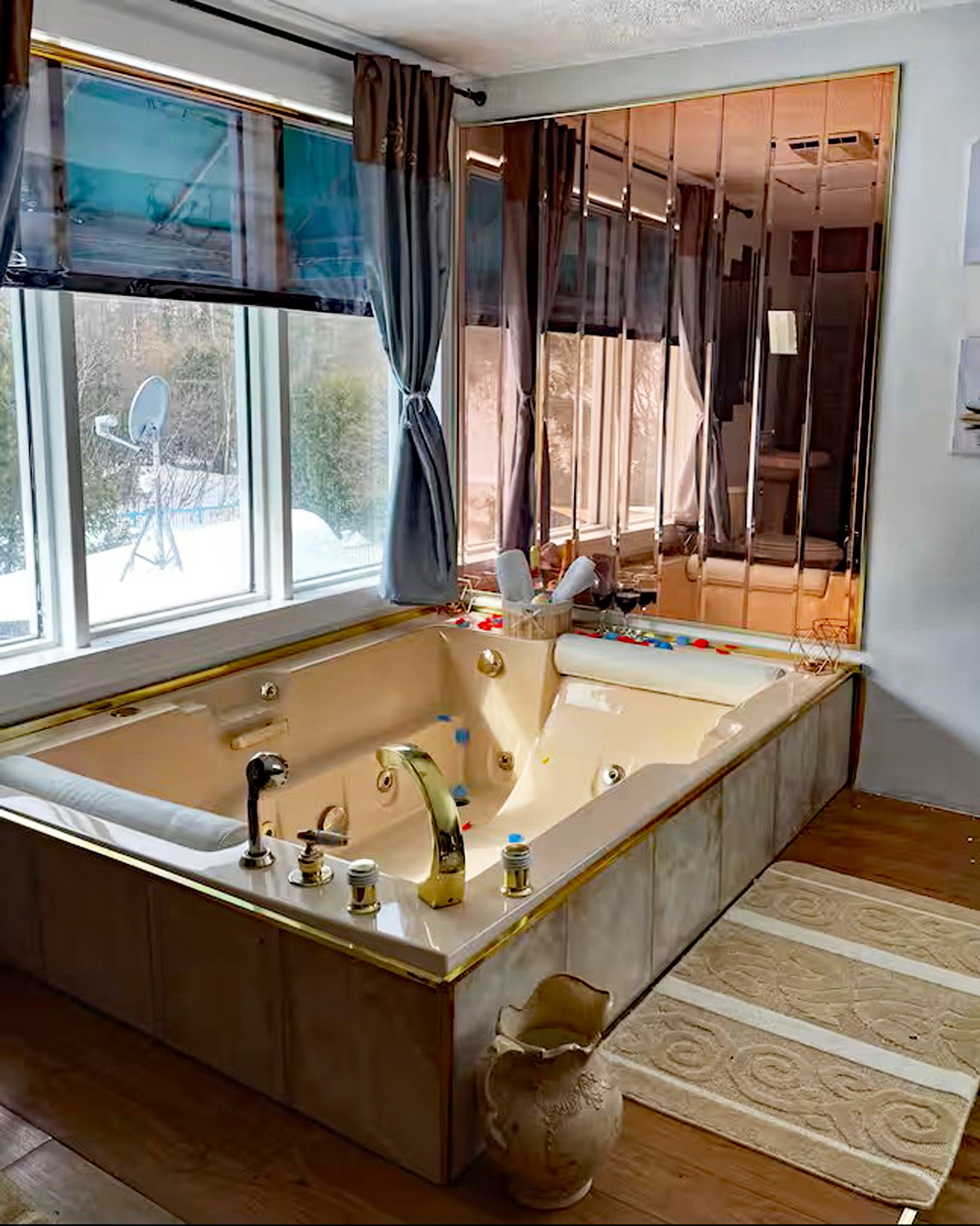 Two-person whirlpool bath - Seller's photo