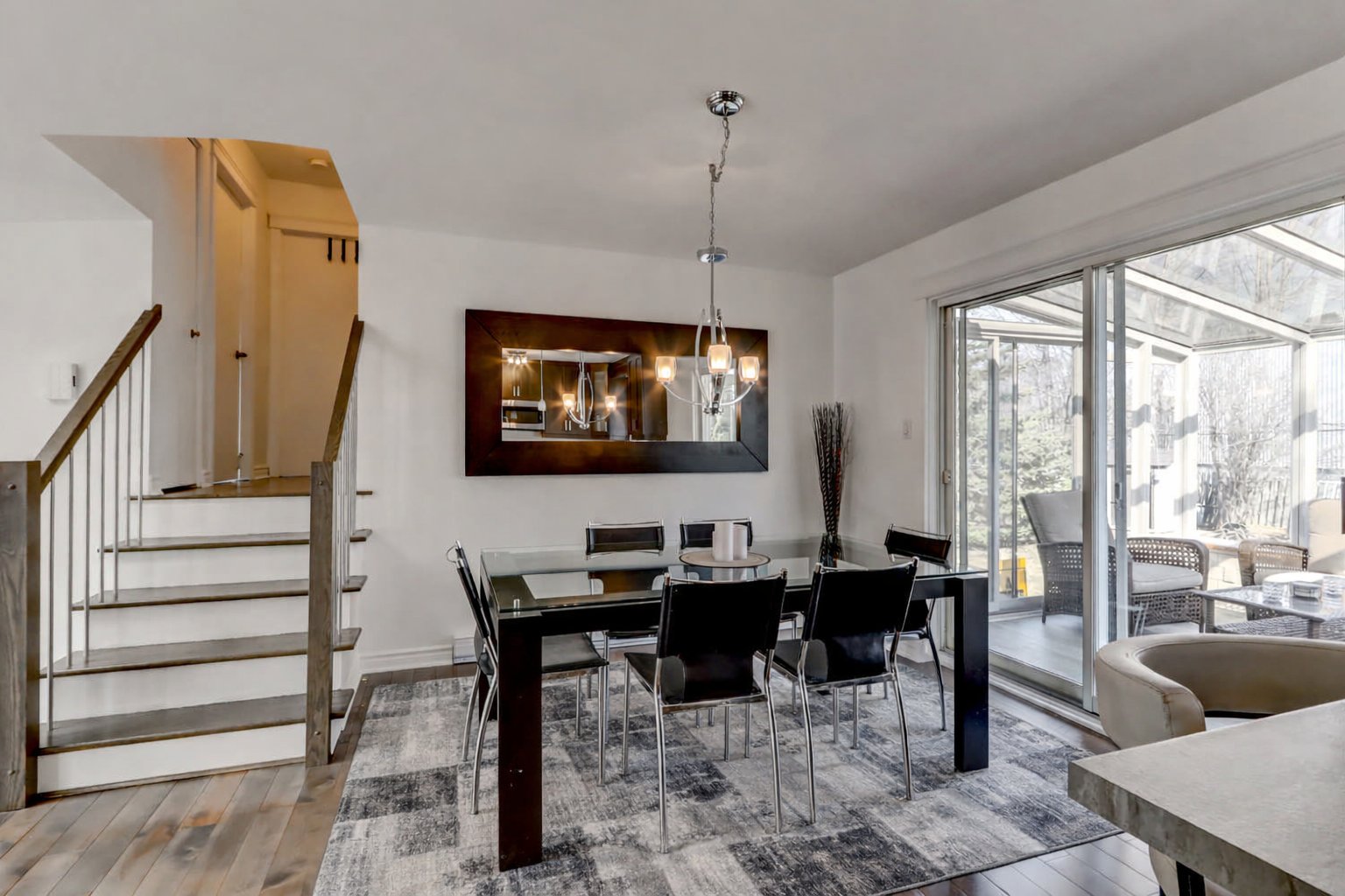 Tapis et quelques tableaux et décor IA