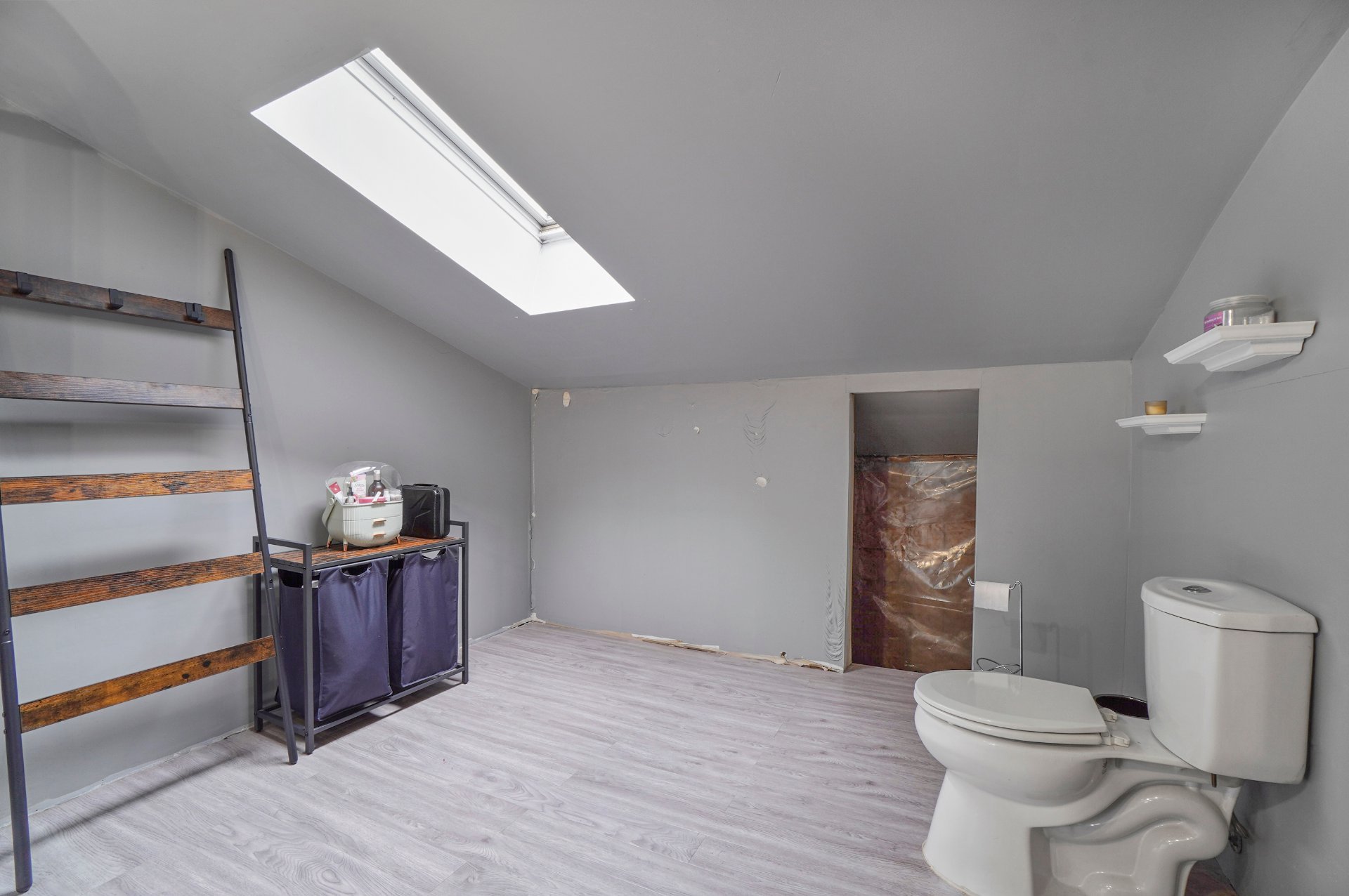 SDB attenante chambre principale à l'étage