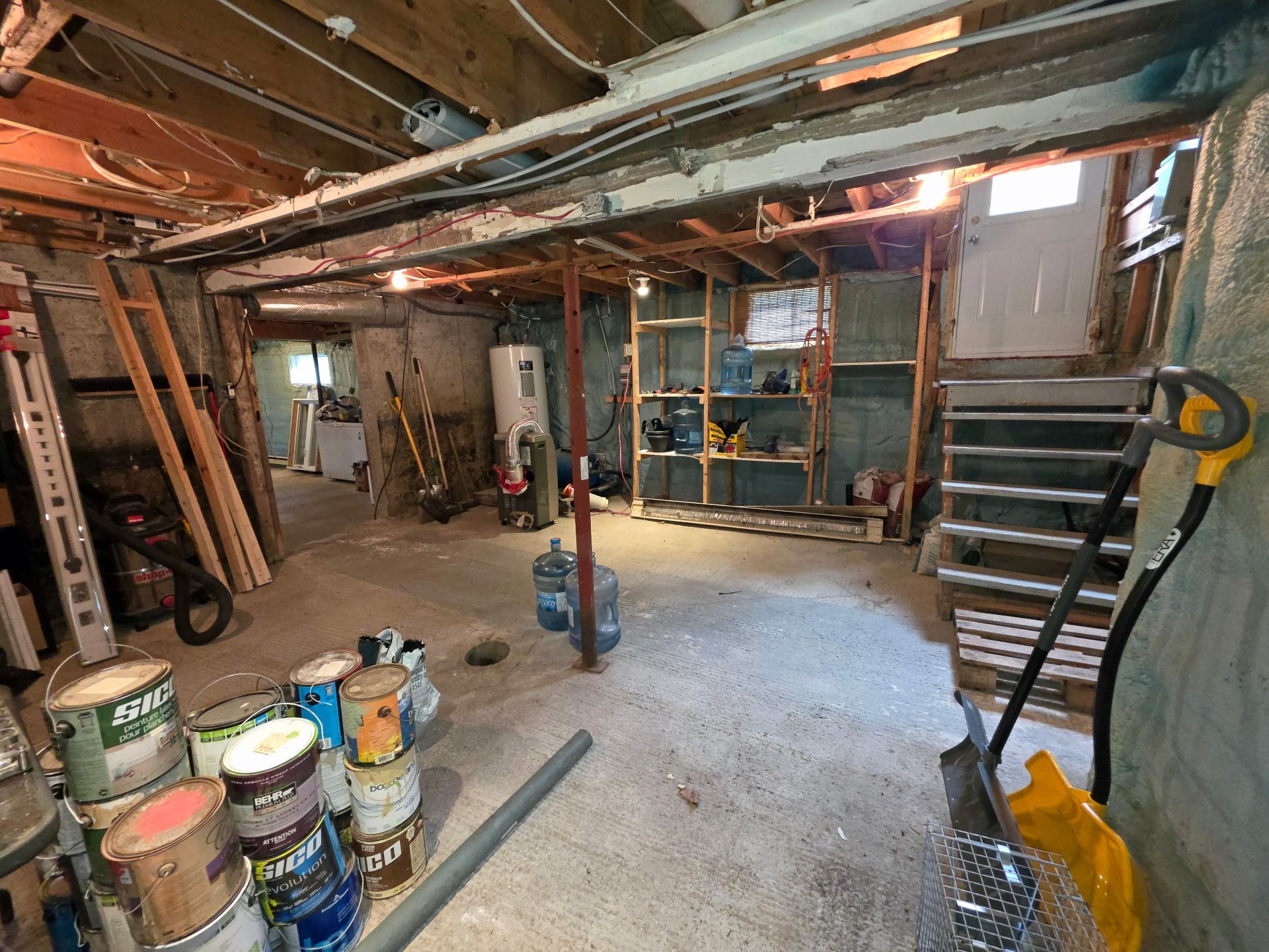 Partie du sous-sol avec entrée extérieure