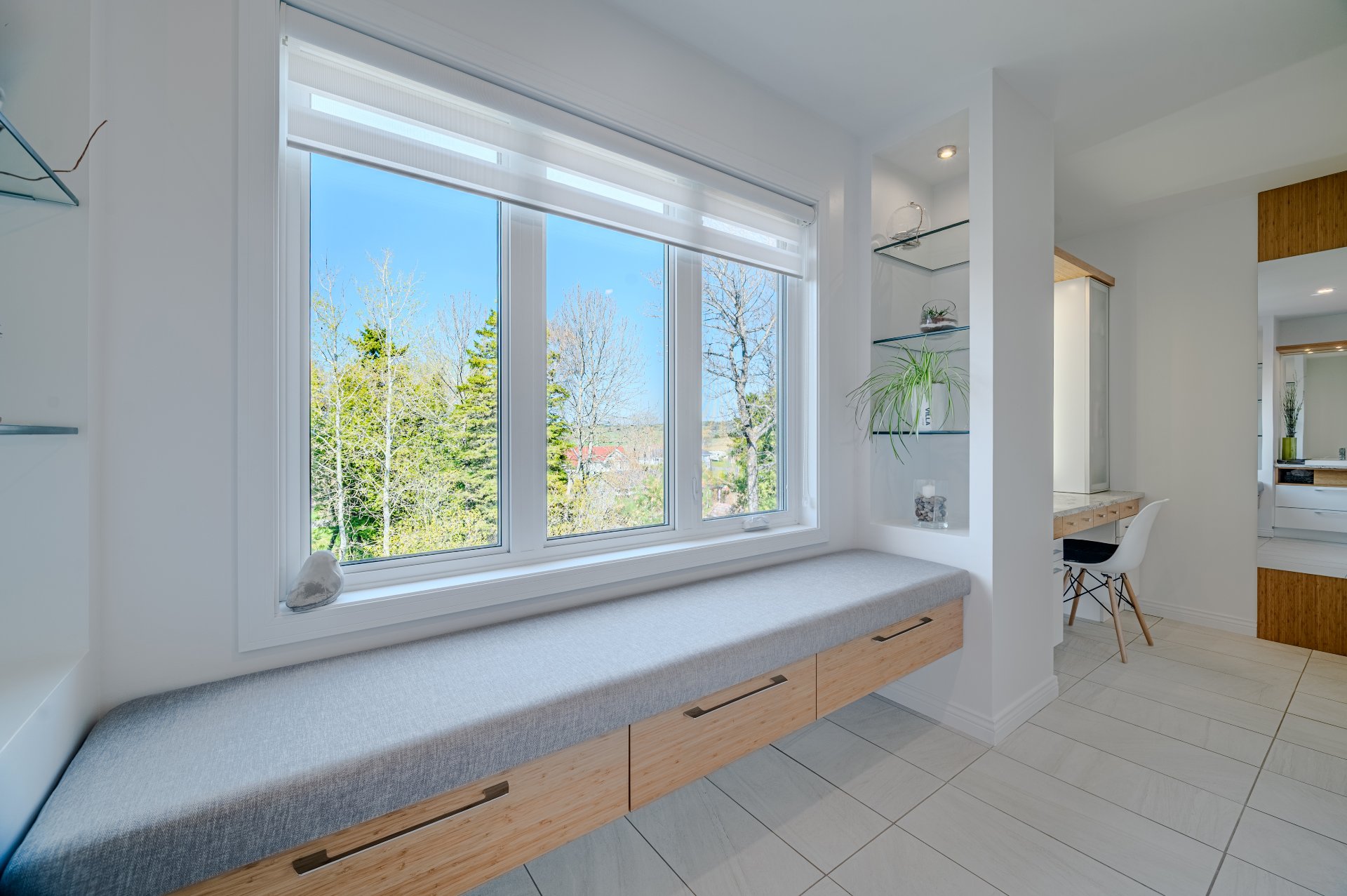 Banquette pour admirer le décor