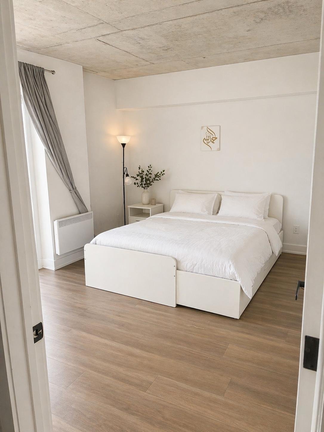 2 Wall Closets included