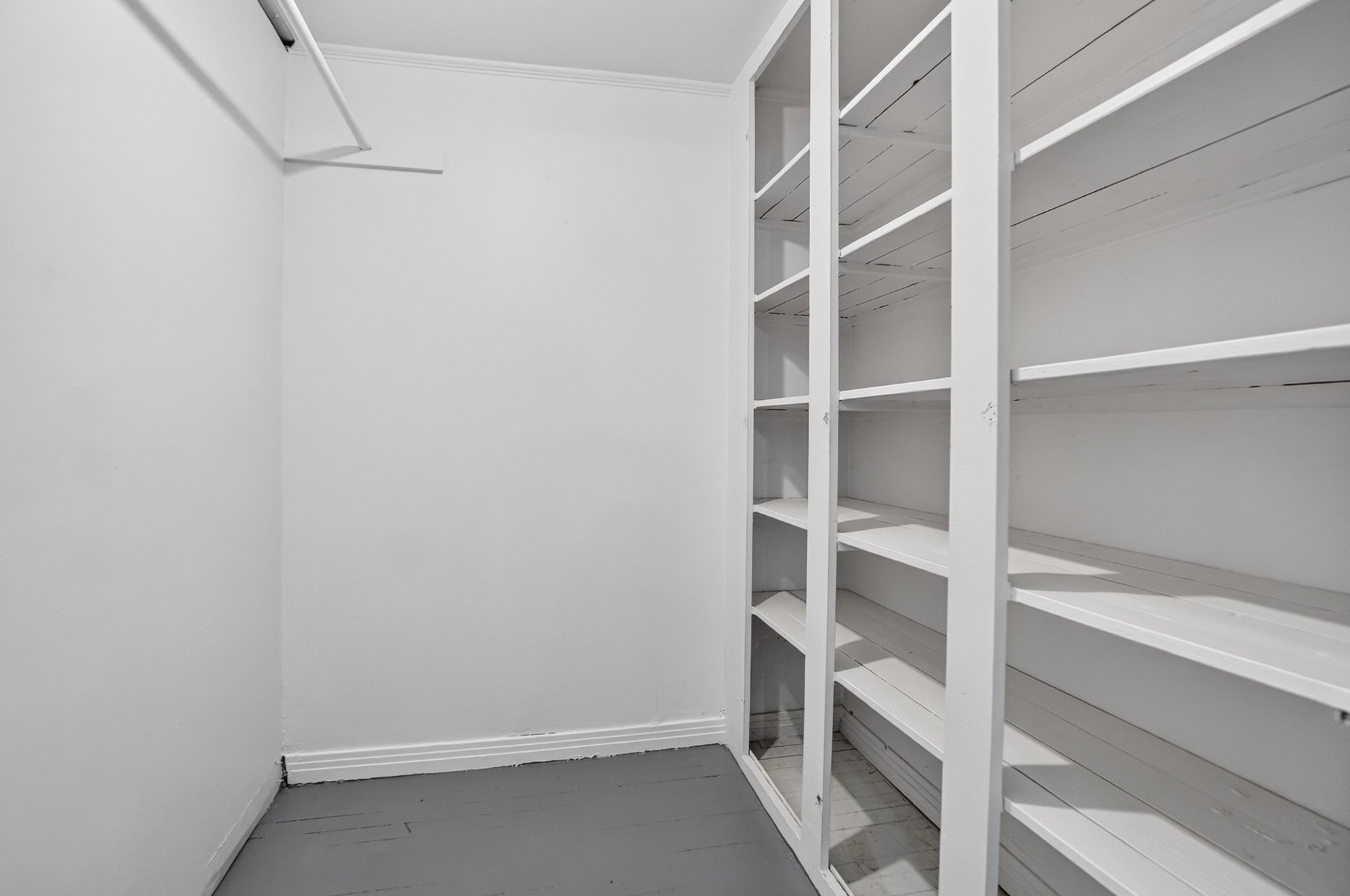 Walk-in closet