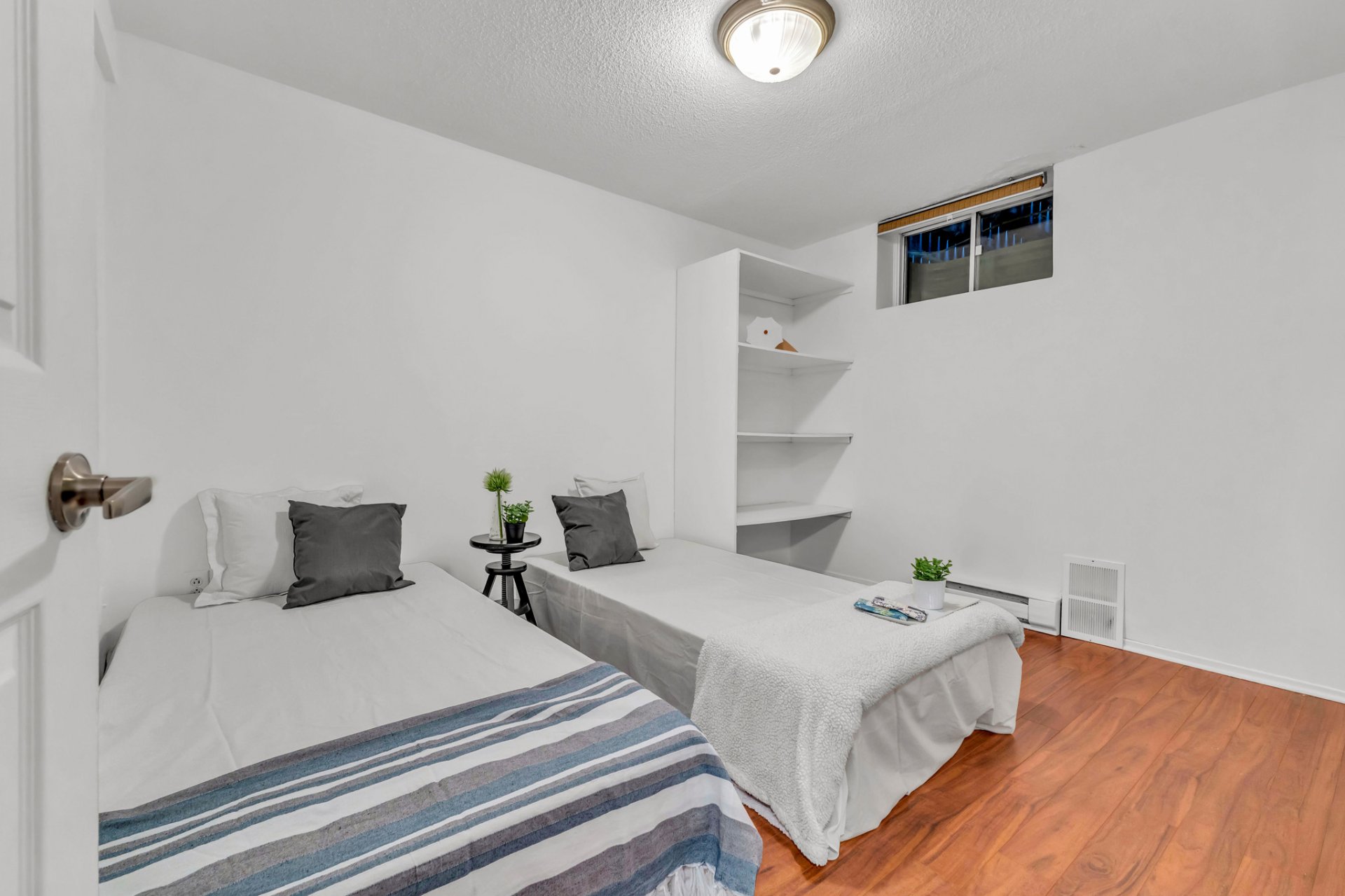 Espace bureau, chambre non conforme