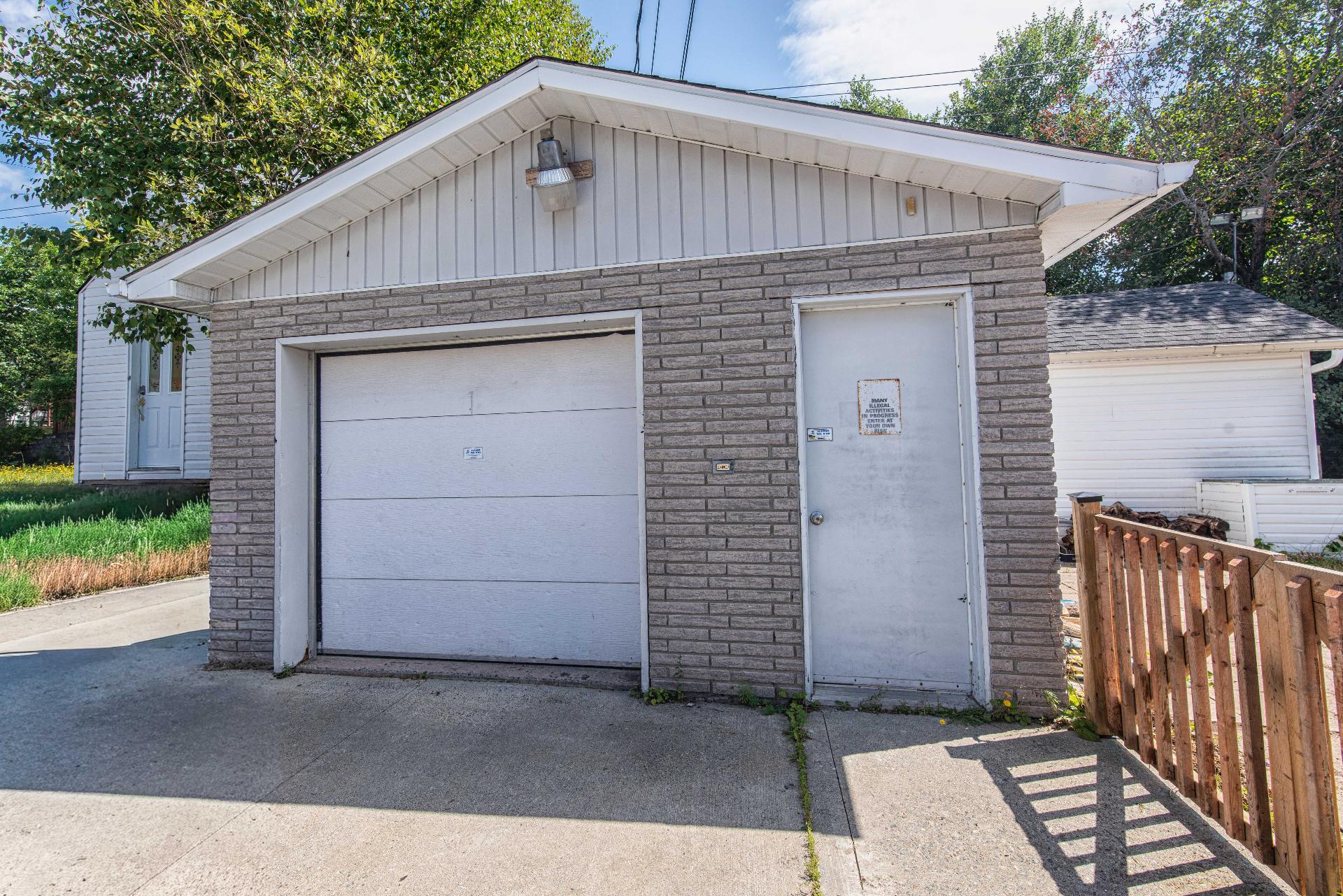 Garage