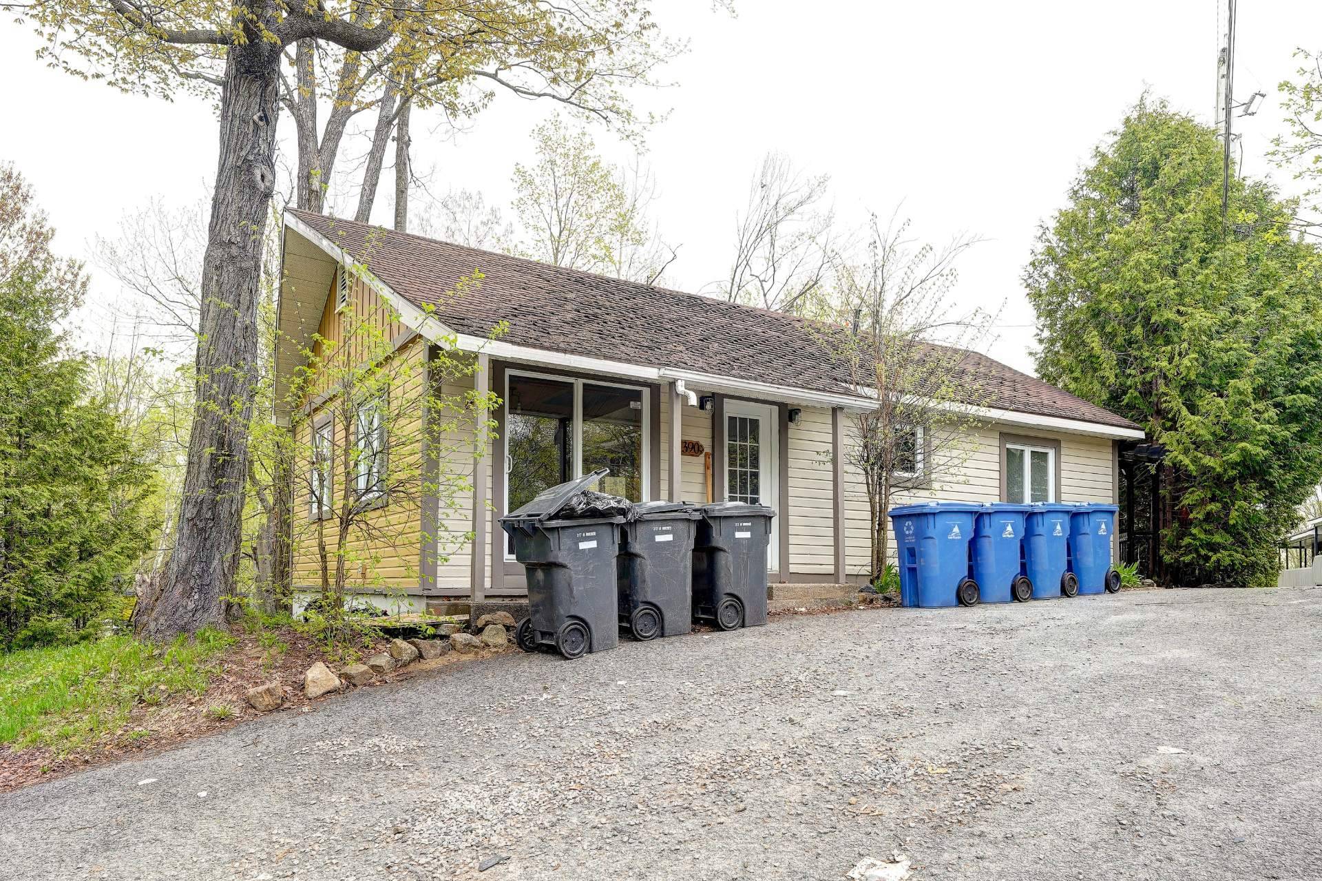 390