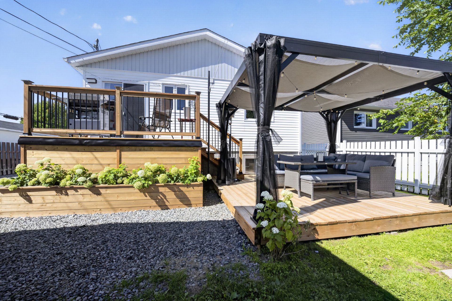 Deck avec pergola