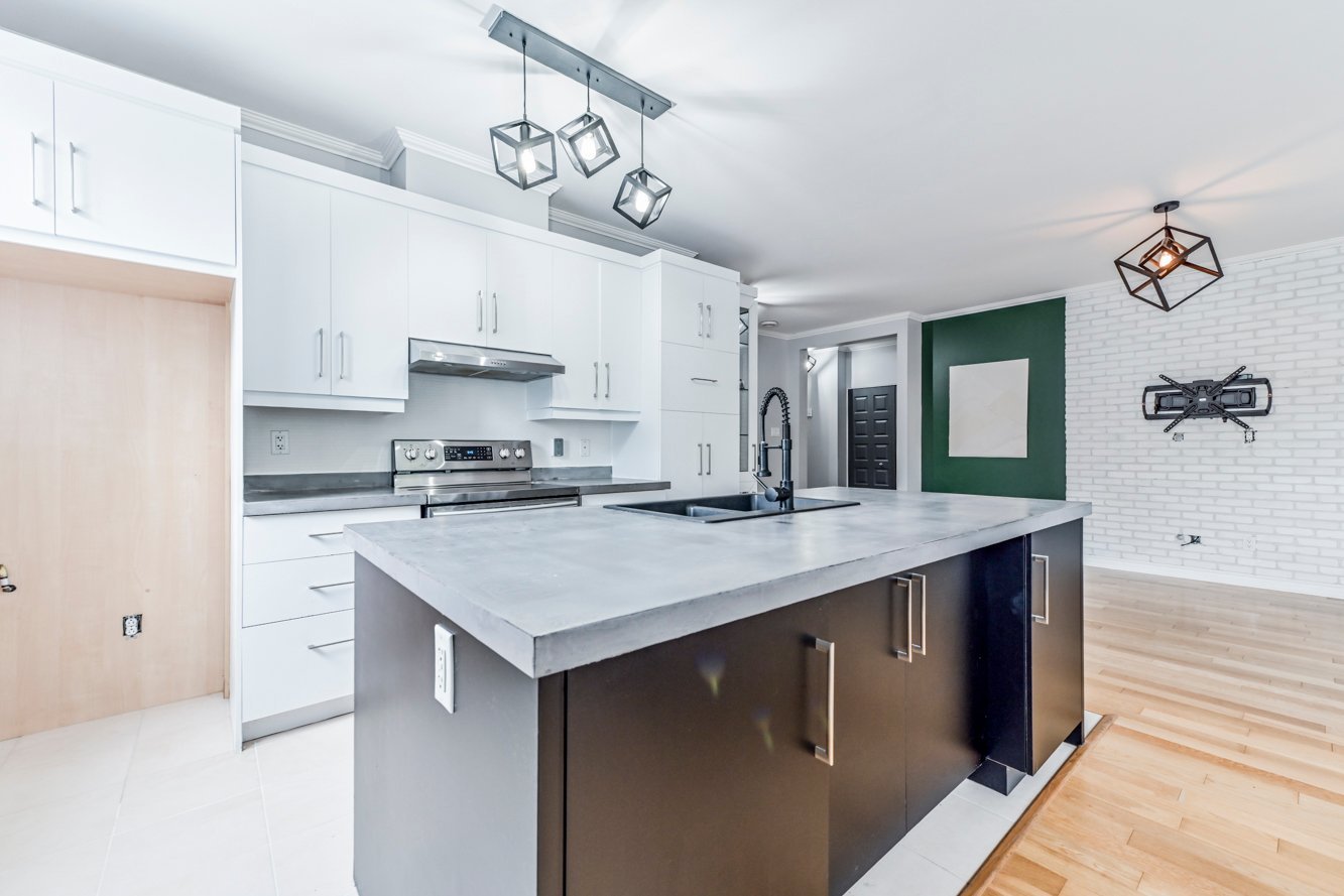 Îlot avec rangement de chaque côté