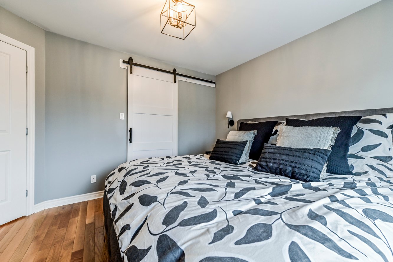 Walk-in 4.3 x 9.10 pieds