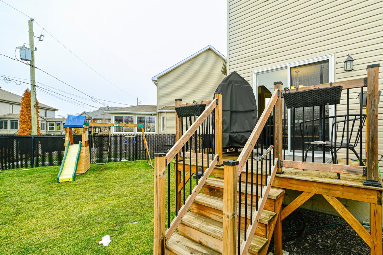 Terrain en rond-point donc large