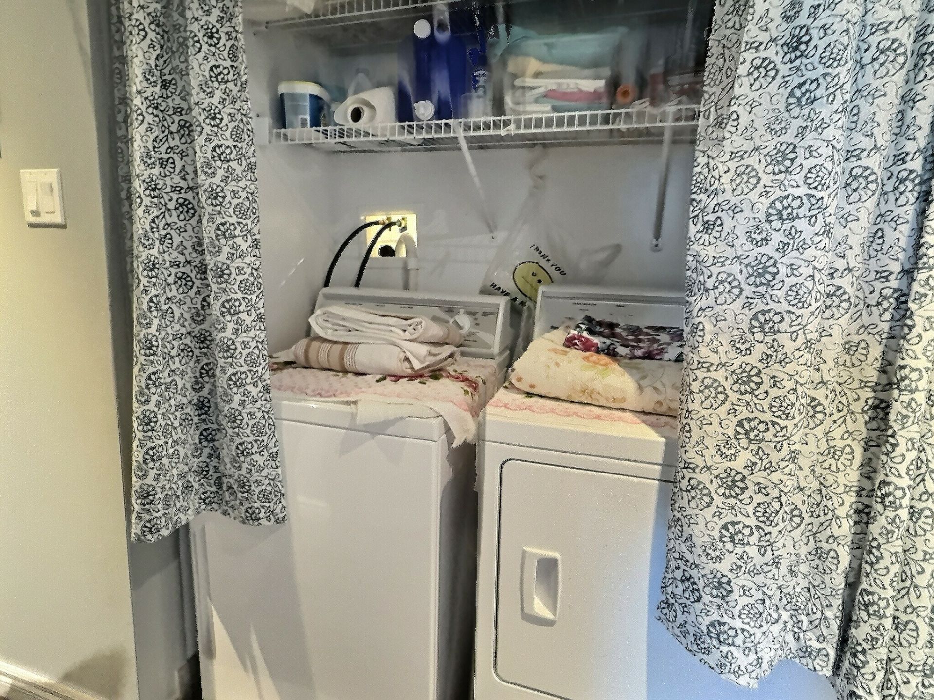 Entrée laveuse sécheuse sous-sol (corridor)