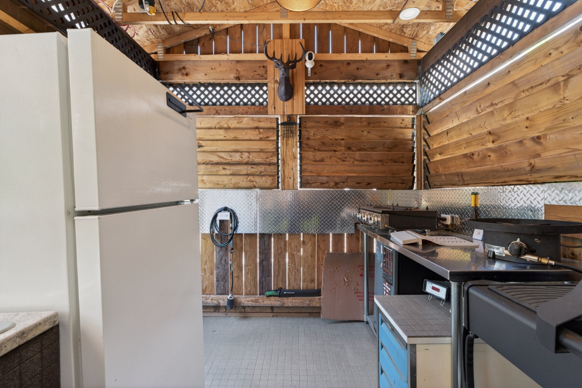 BBQ SHACK powered by electricity, water and propan