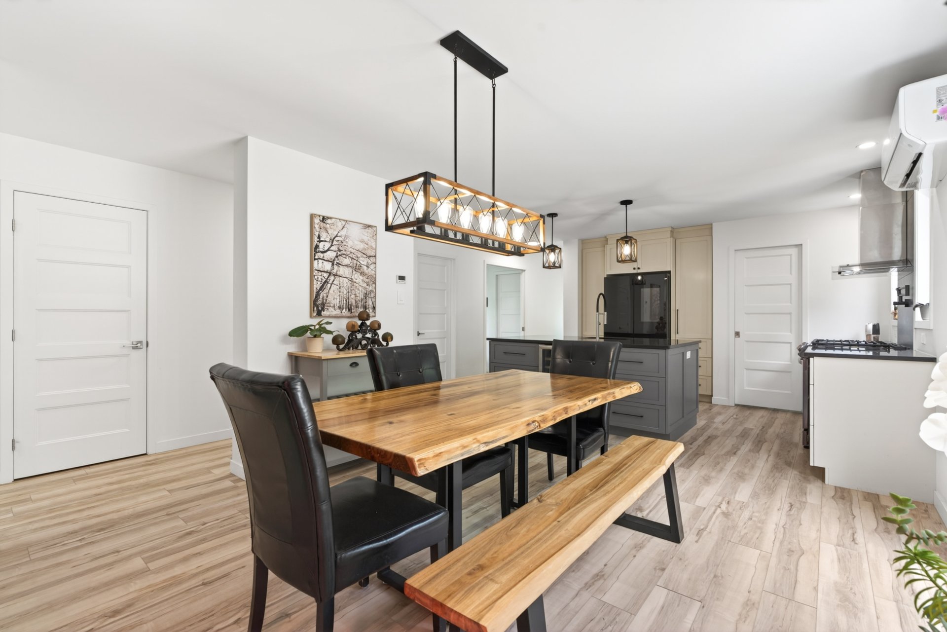 Large, bright spaces throughout the ground floor