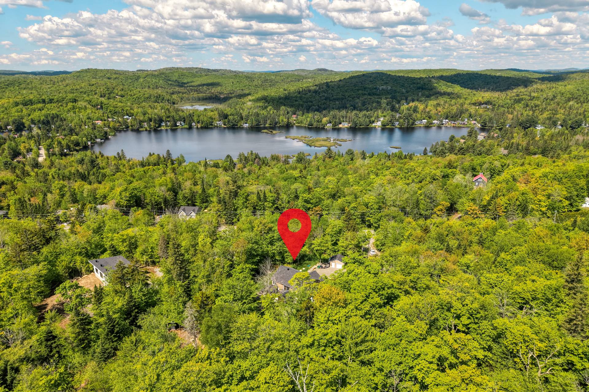 terrain boisé, sup. 248 388 pi² (5,7 acres)