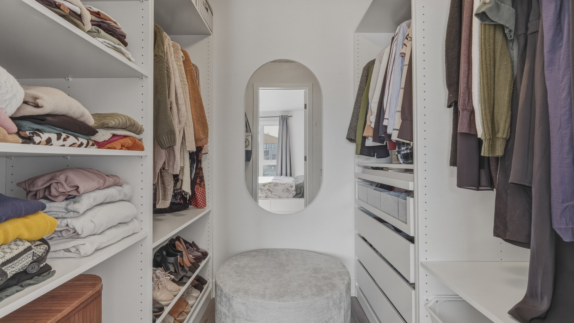Walk-in closet