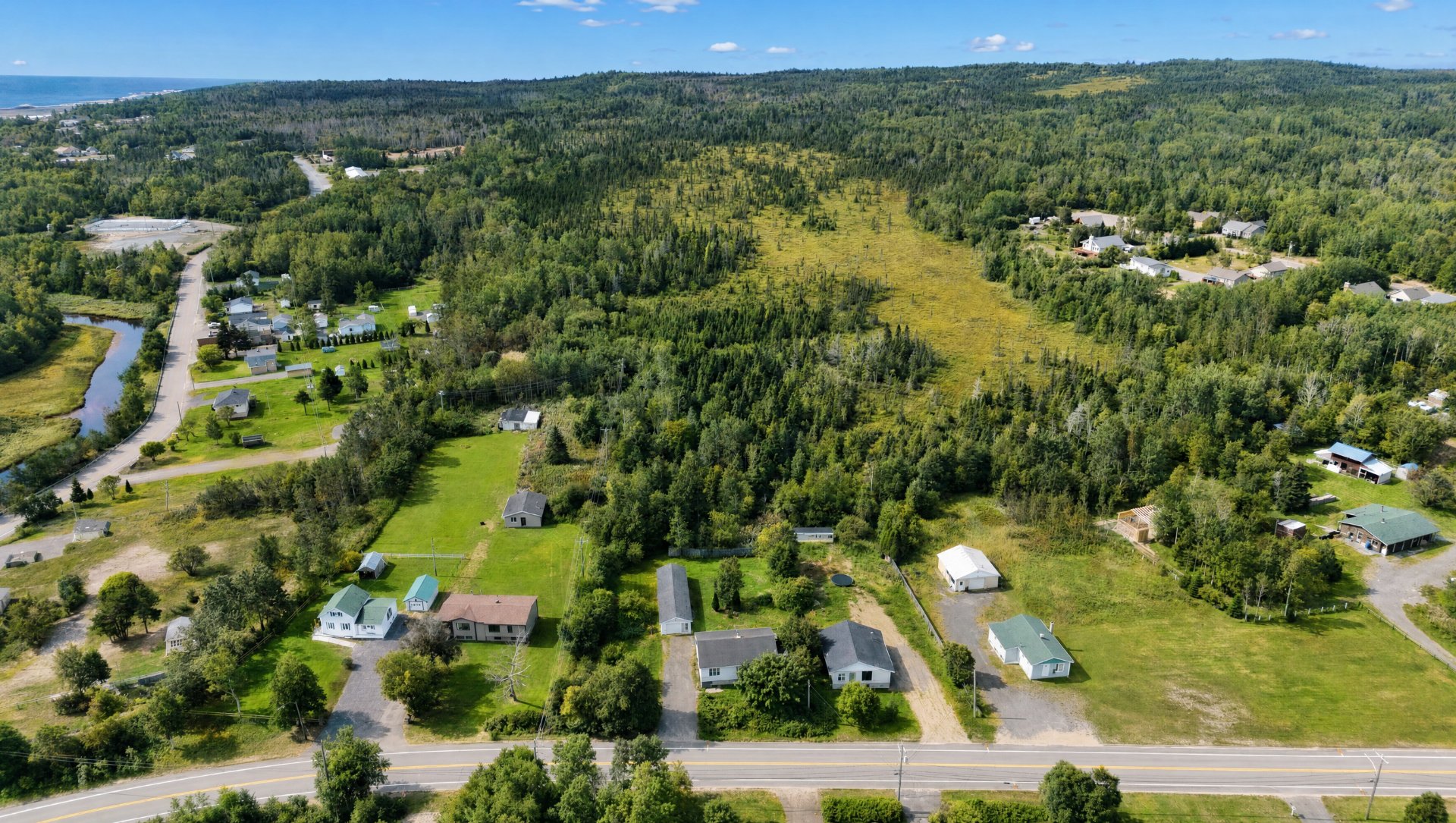 Voir plan pour délimitations du terrain