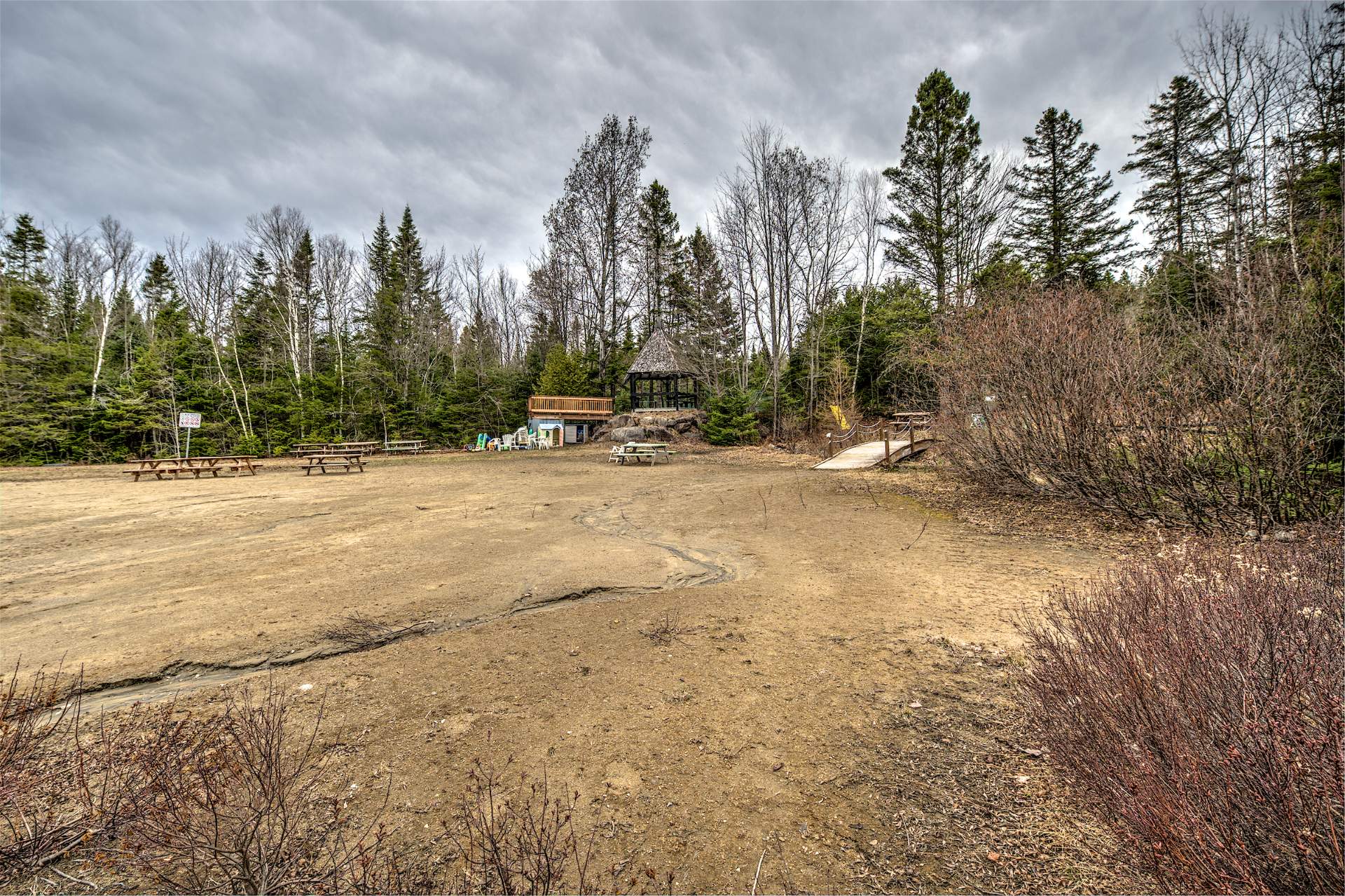 Accès au plan d'eau