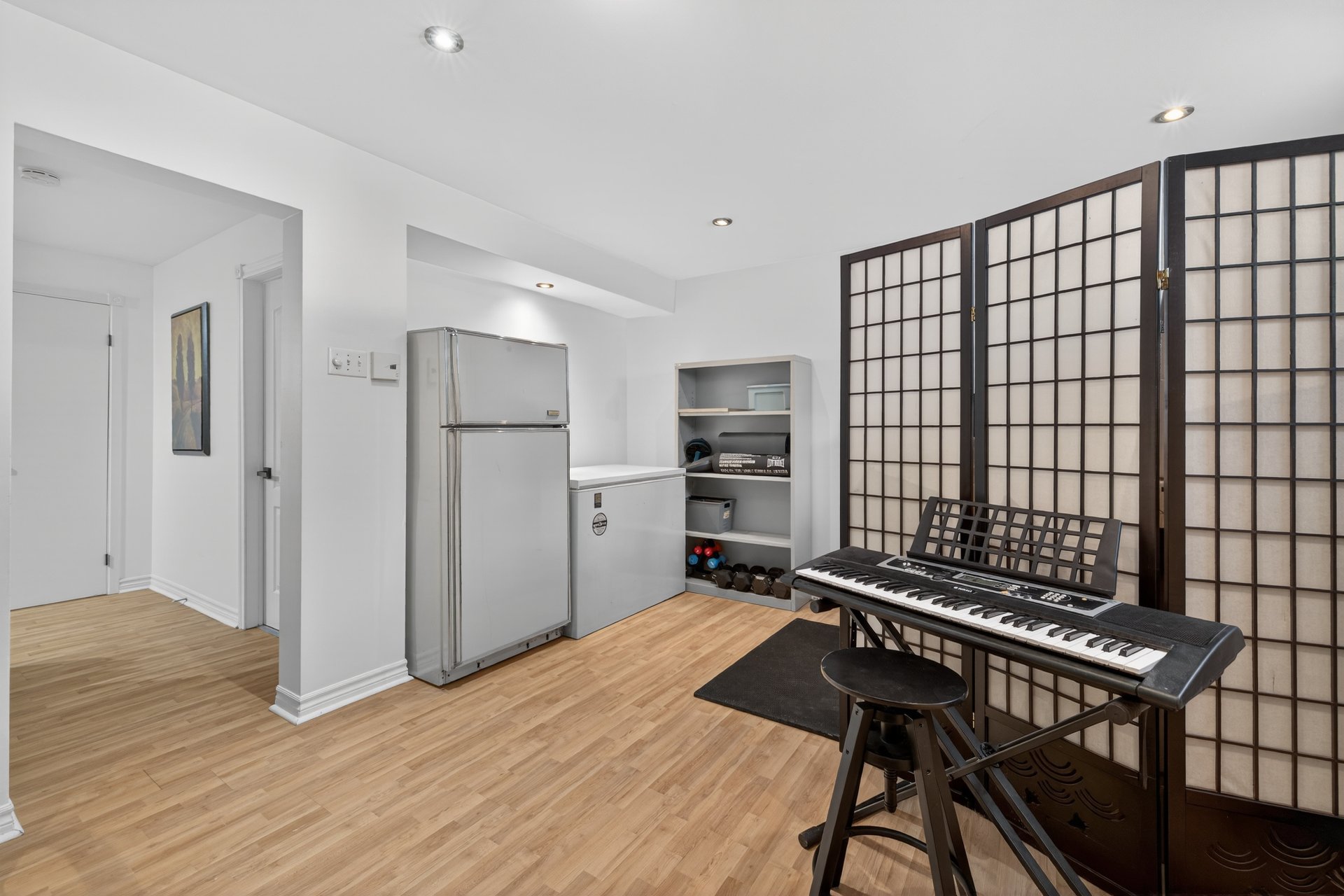 Sous-sol séparé pour faire une chambre