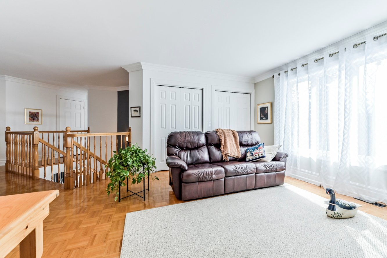 Actuellement utilisé comme salon et espace lecture