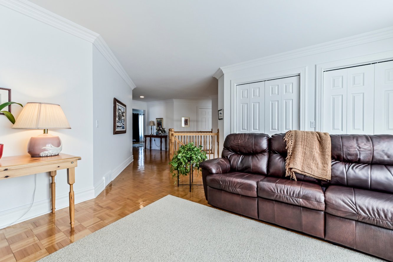 Déjà 2 gardes-robes doubles dans la pièce