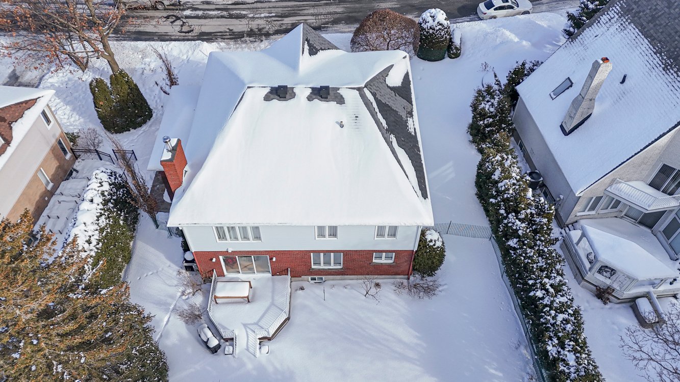 Terrain de 8188 pieds carrés