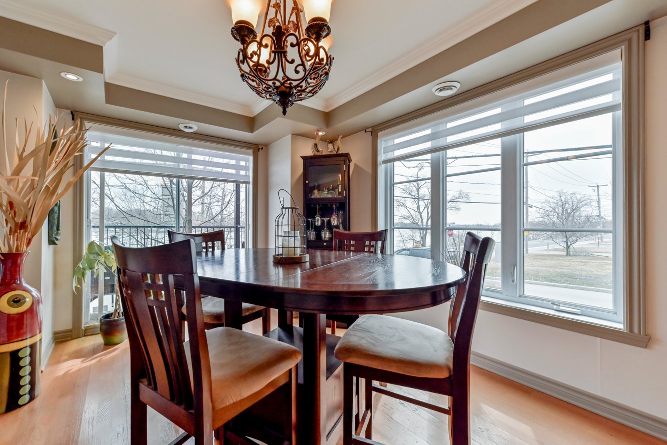 Fenêtres sur 2 côtés, vue sur l'eau