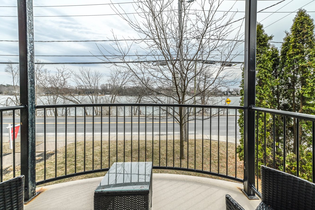 Avec toit, superbe vue sur l'eau