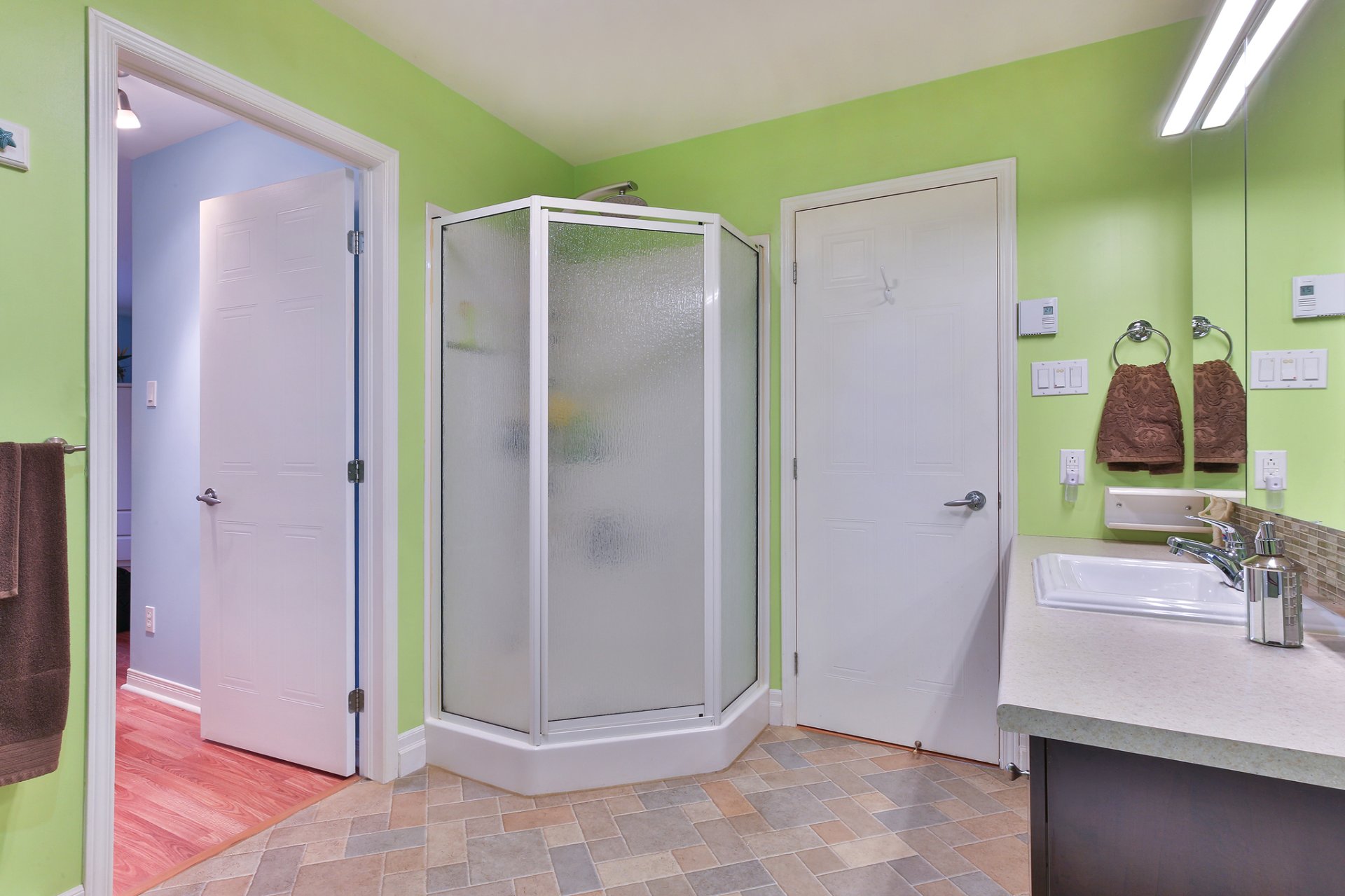 Salle de bains attenante à la CCP