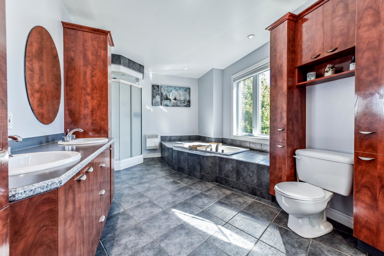 Bain podium et douche