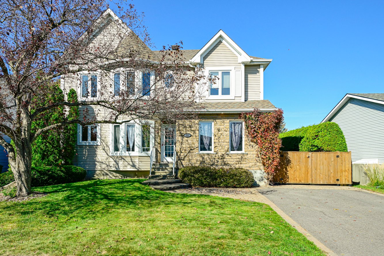 Une grande maison dans un secteur de choix