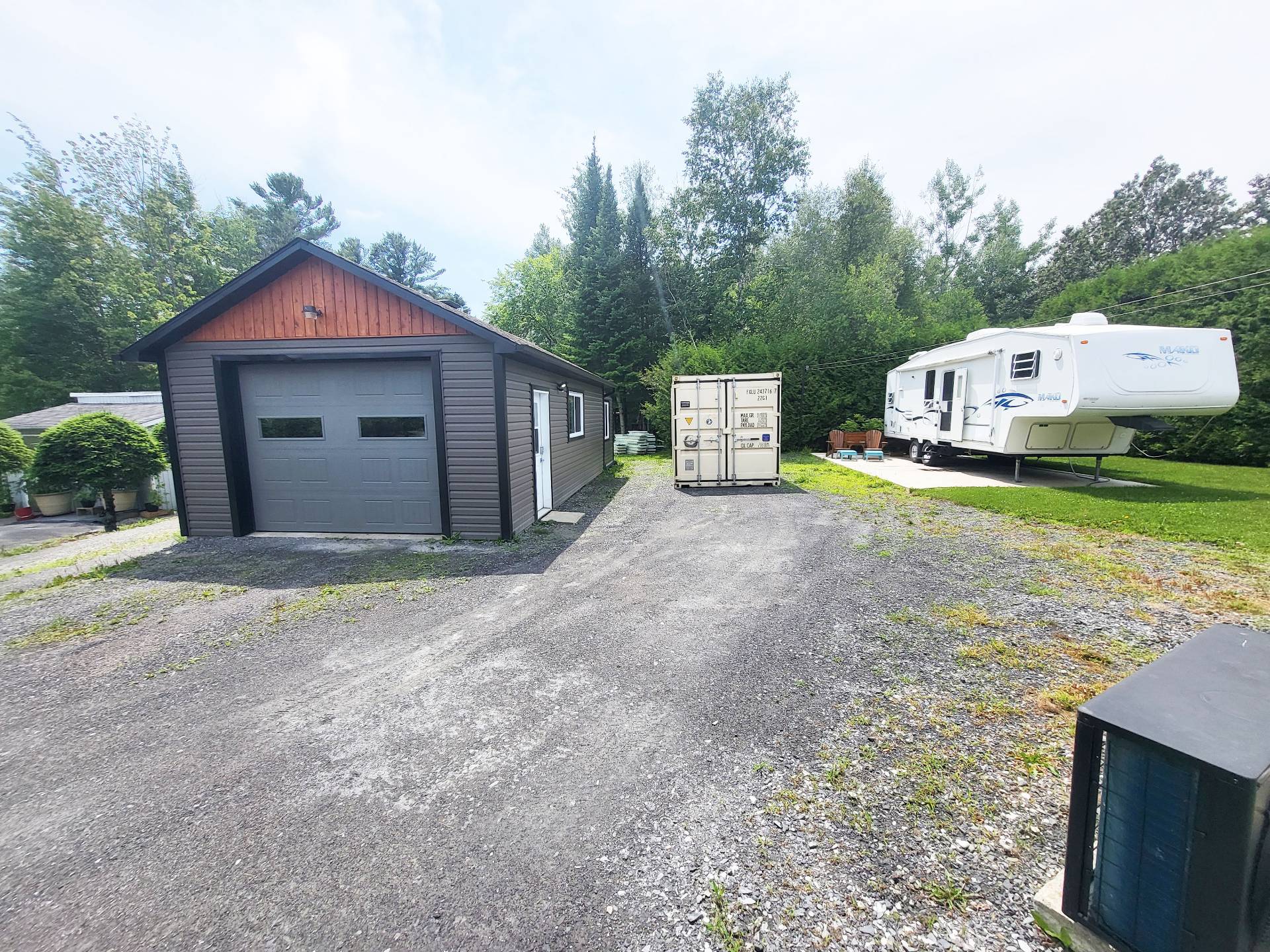 Garage