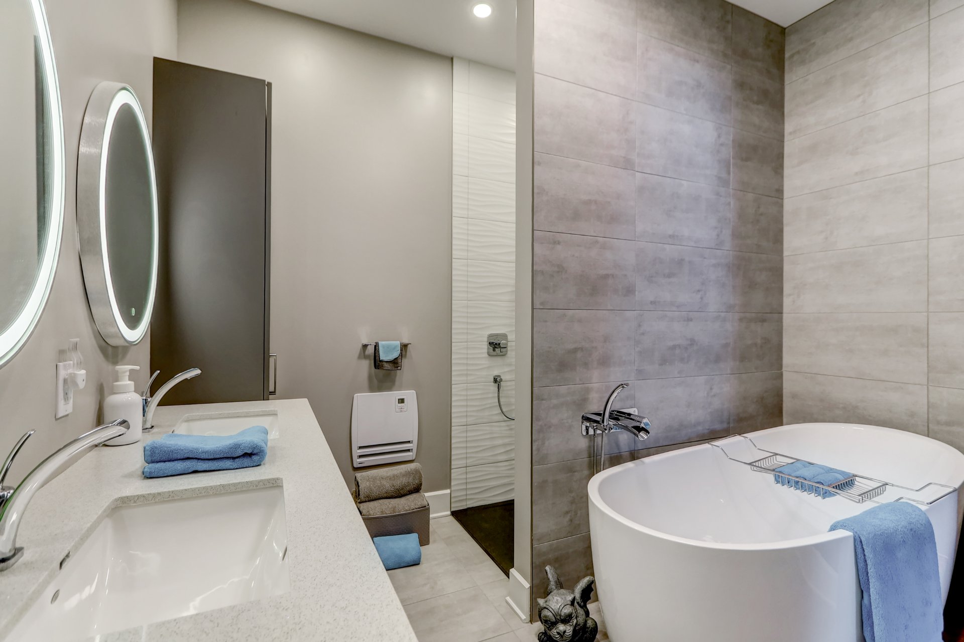 Salle de bains attenante à la CCP