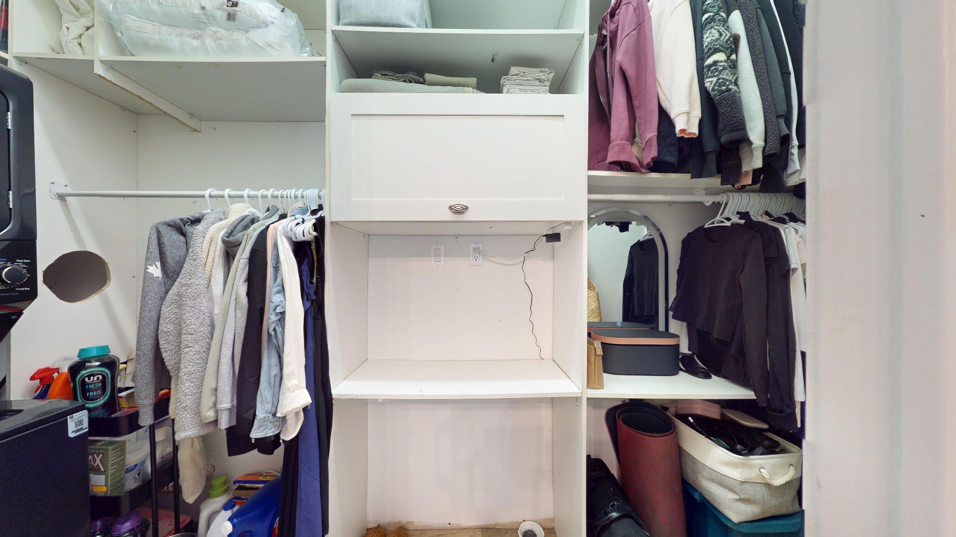 Walk-in avec installation laveuse et sécheuse