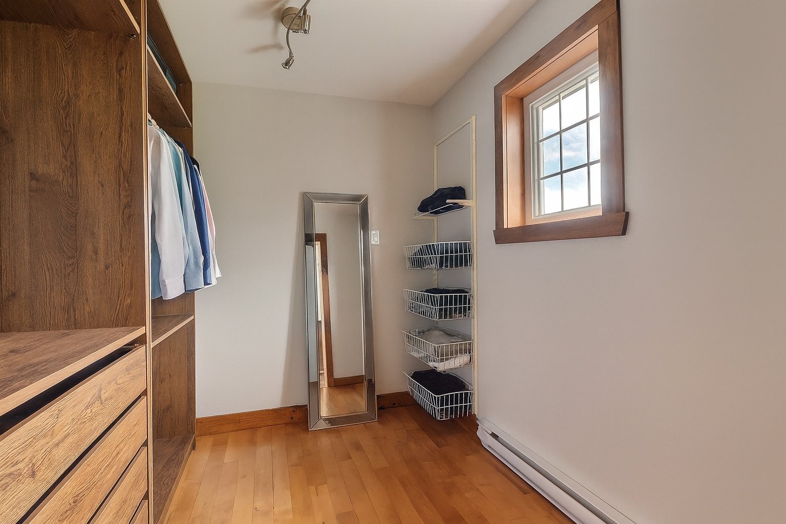 Walk-in closet