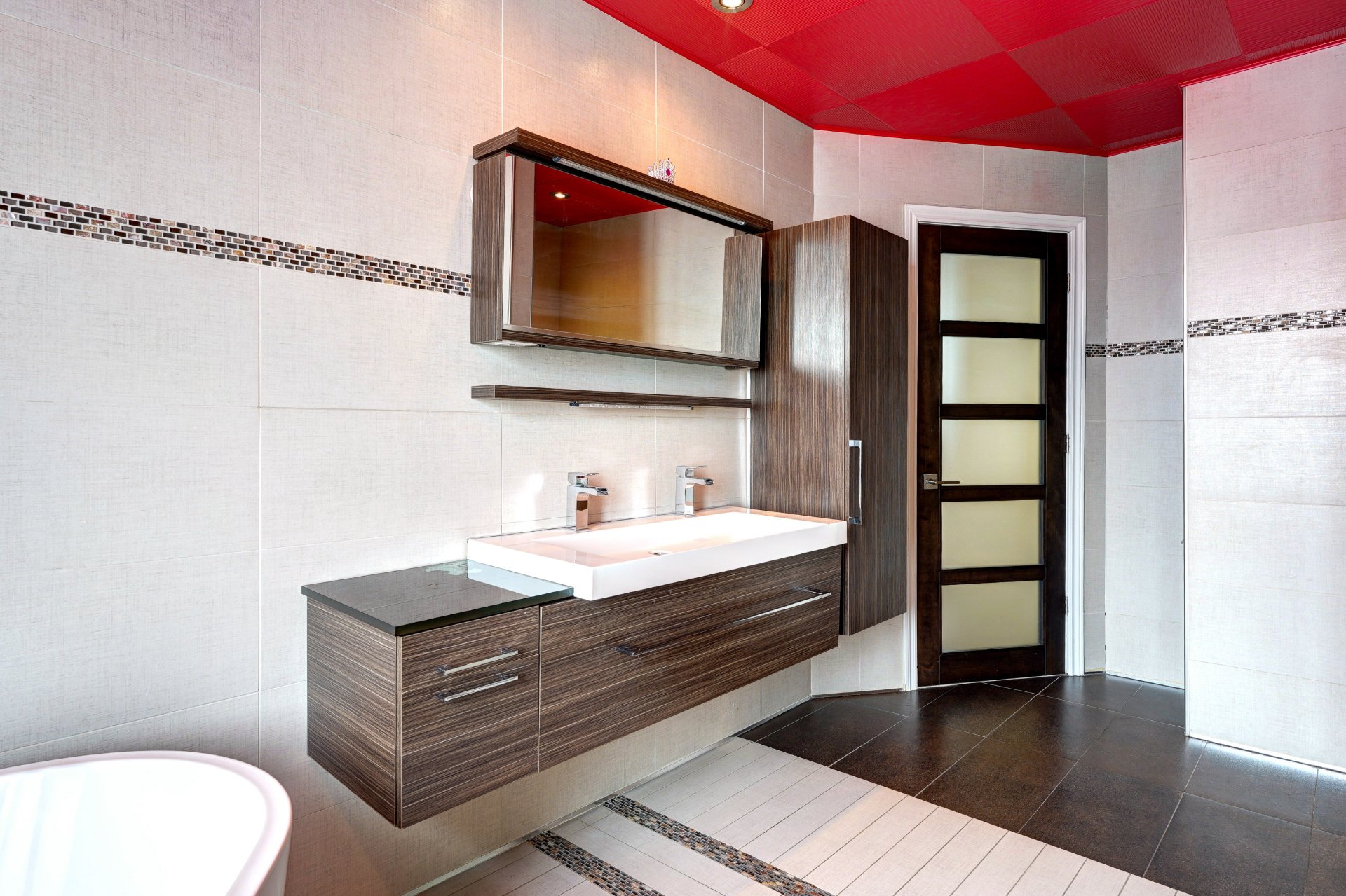 Ensuite bathroom