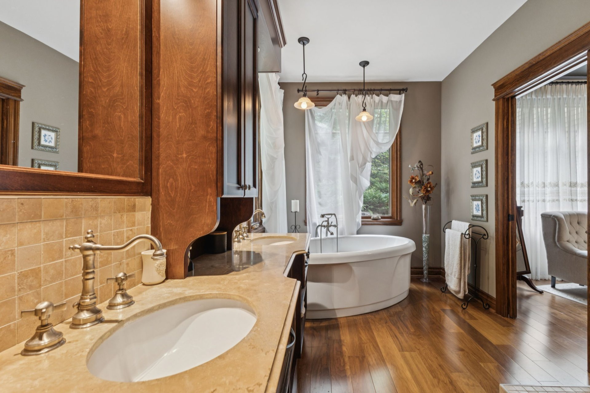 Salle de bains attenante à la CCP